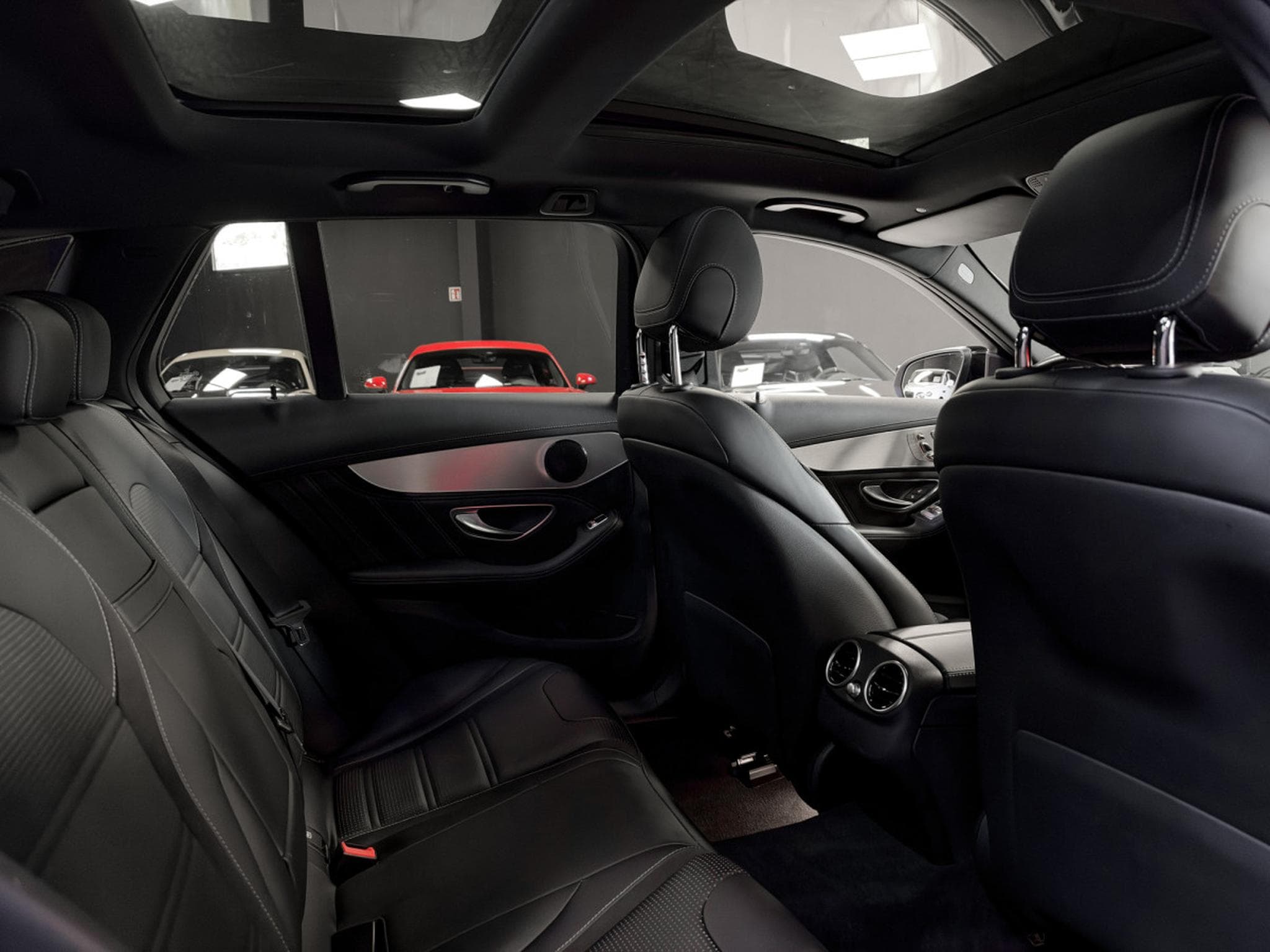 Mercedes C 63 AMG T 4.0 V8 / PANORAMIC / MEMO / LED (2019) - Foto 12