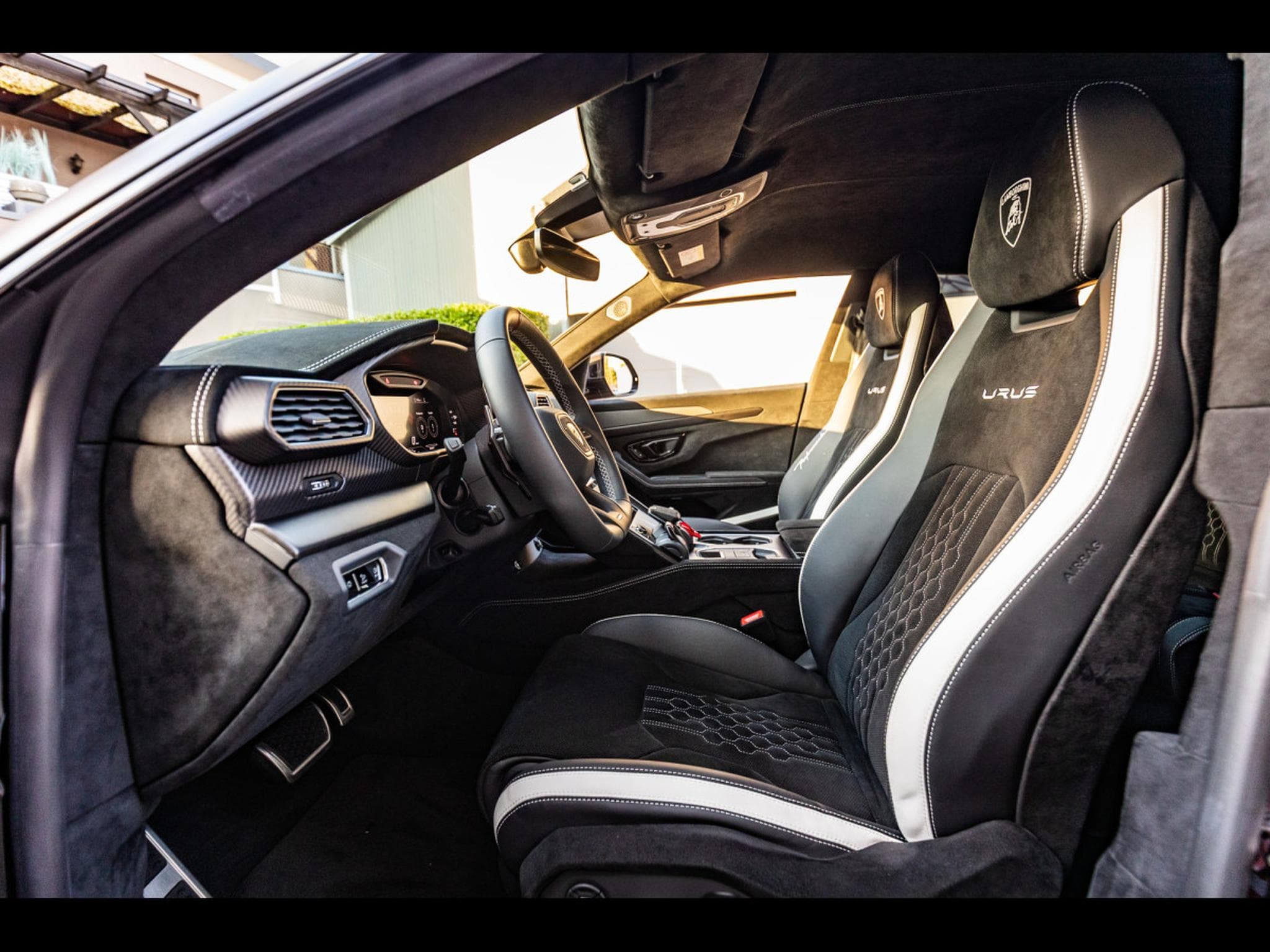 Lamborghini Urus PERFORMANTE 4.0 V8 666 CH - SATIN PPF - AKRAPOVIC (2024) - Foto 10