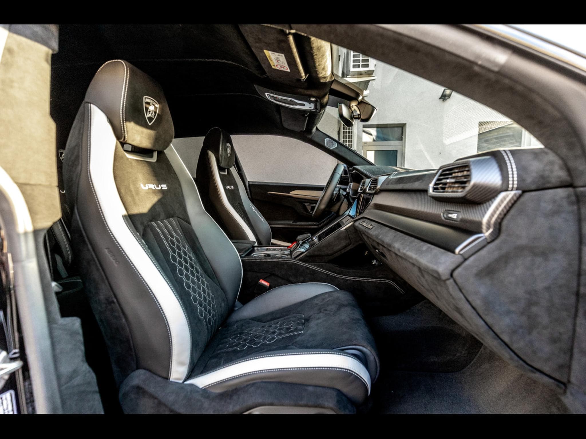 Lamborghini Urus PERFORMANTE 4.0 V8 666 CH - SATIN PPF - AKRAPOVIC (2024) - Foto 20