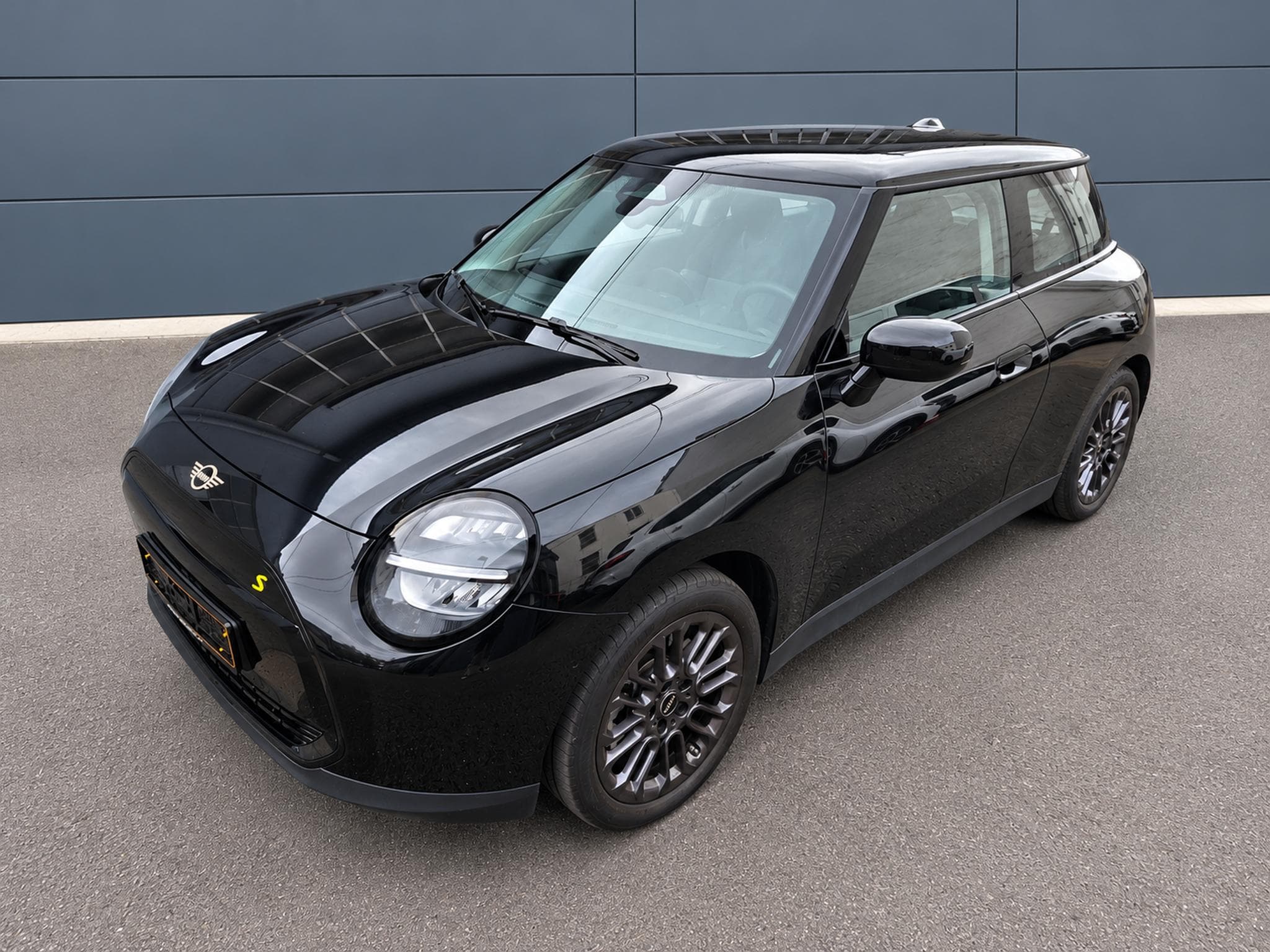 Mini Cooper SE 218cv 54kwh Essentiel (2024) - Photo 1