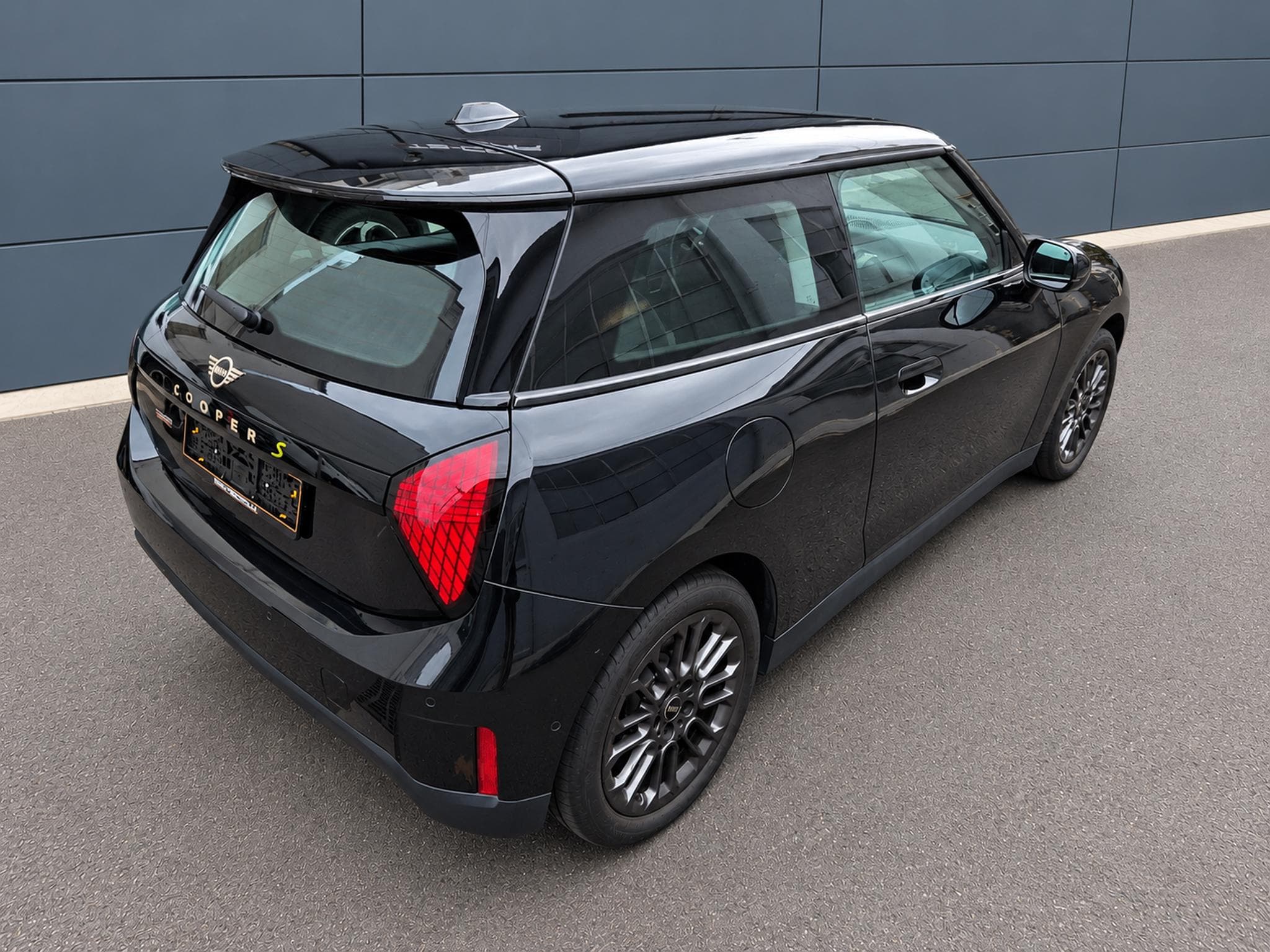 Mini Cooper SE 218cv 54kwh Essentiel (2024) - Photo 2