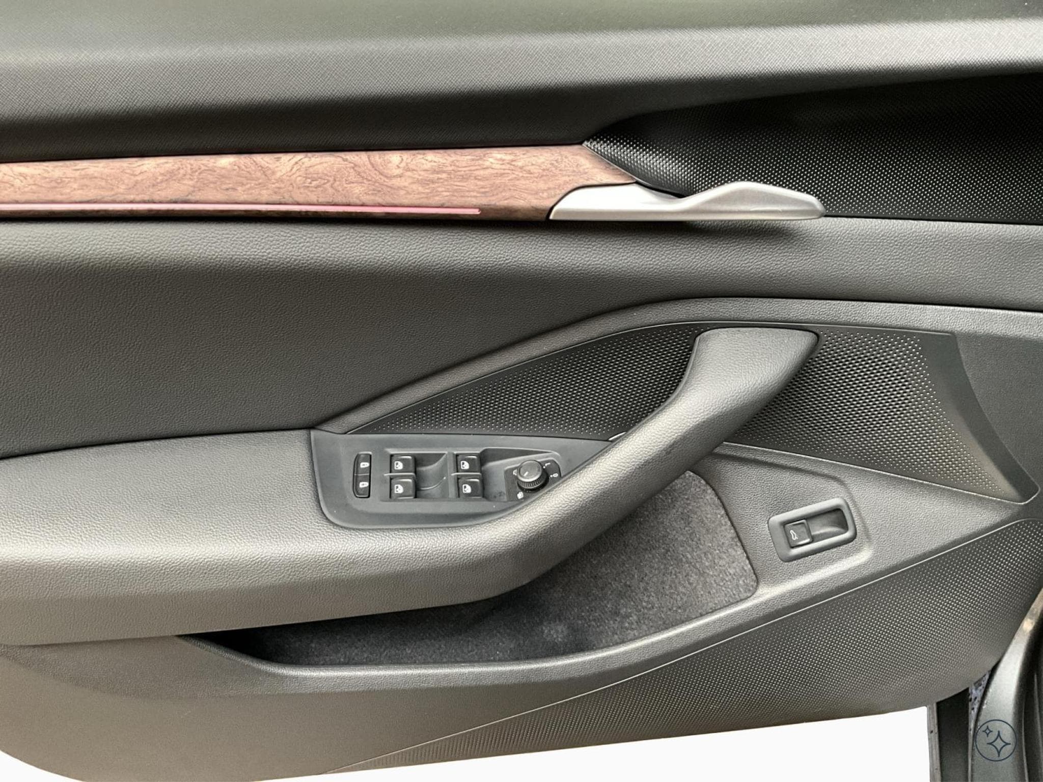 Skoda Superb L&K+DSG+4x4+Stand-Heizung+LM19+AHK+P.Launch+Pano+Led (2024) - Photo 14