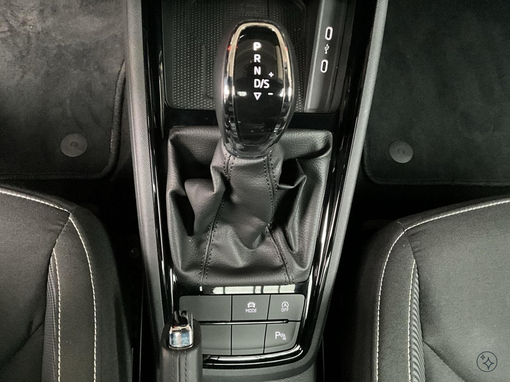 Skoda Kamiq Monte-Carlo+DSG+P.Drive+Led+Navi+DAB+Pano (2025) - Photo 12