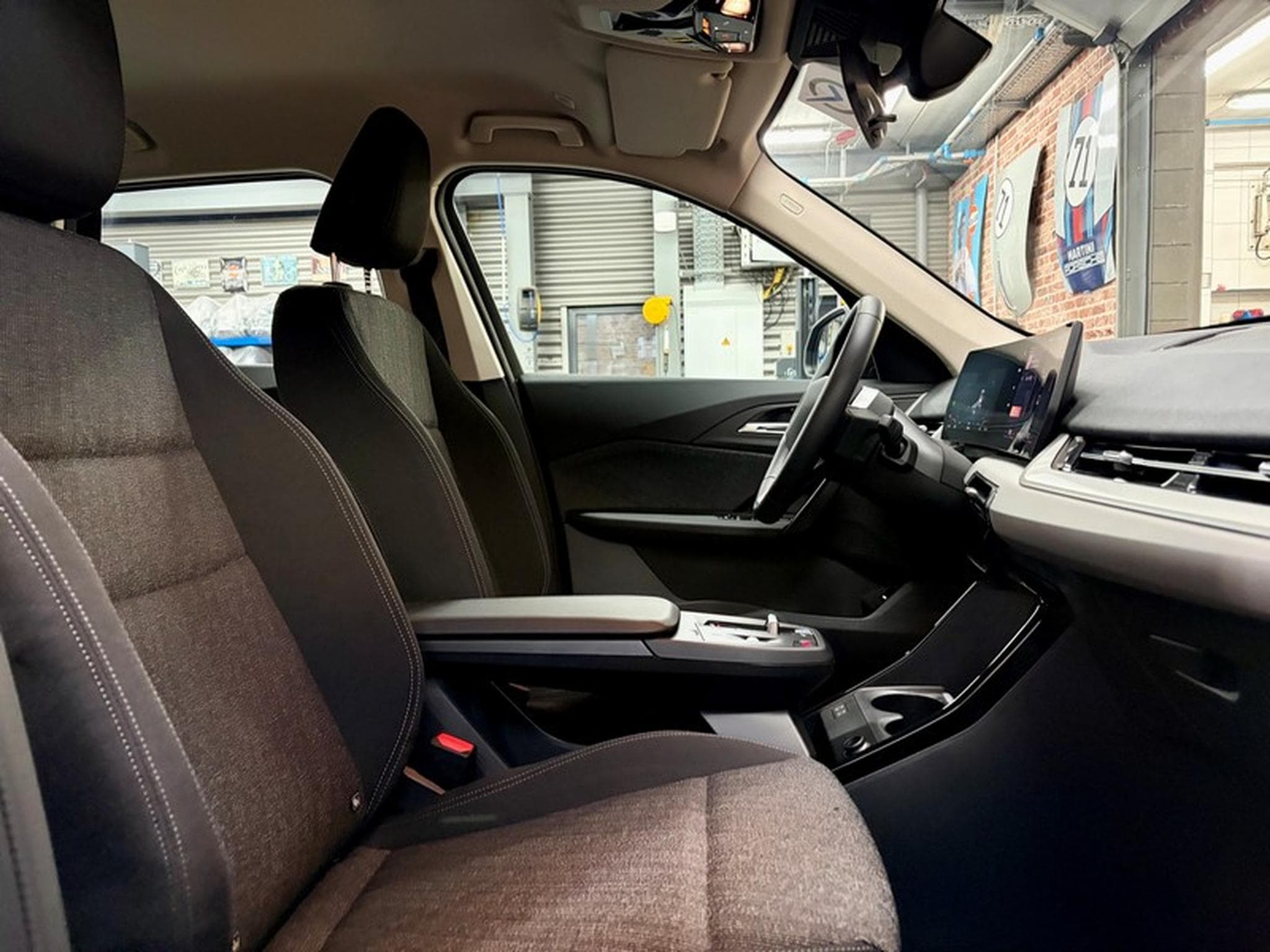 BMW iX1 iX1 306cv xDrive30 4x4/SiègCh/Navig/LED/ALU17 (2026) - Foto 8