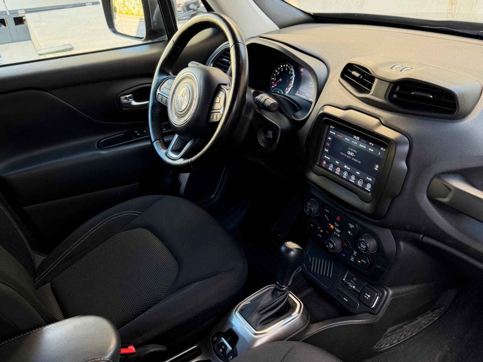 Jeep Renegade Jeep Renegade Limited 1.3 Turbo 150 hp (2021) - Foto 8