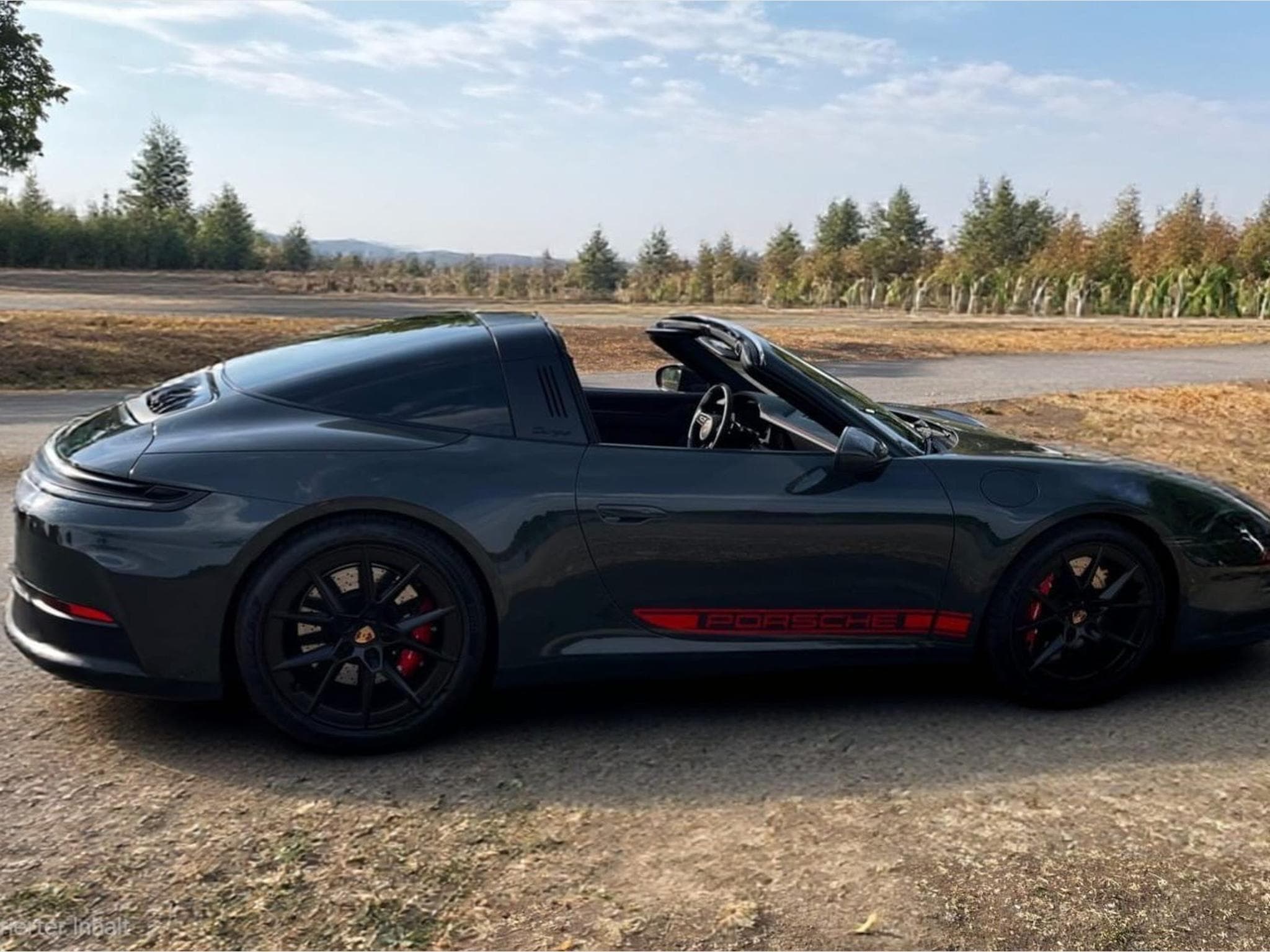 Porsche 911 Targa 4 GTS 992.2 (2001) - Photo 1