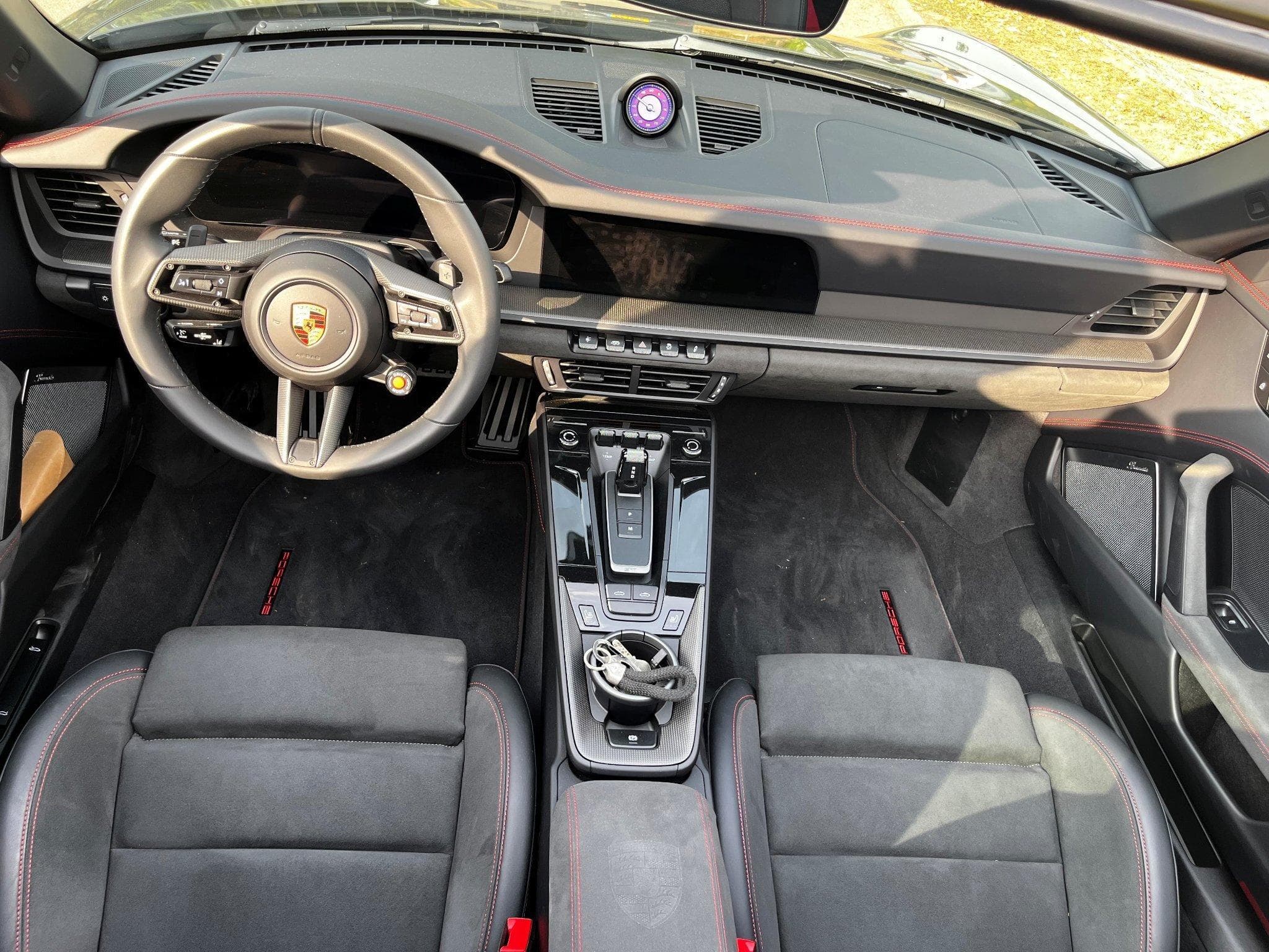 Porsche 911 Targa 4 GTS 992.2 (2001) - Photo 3