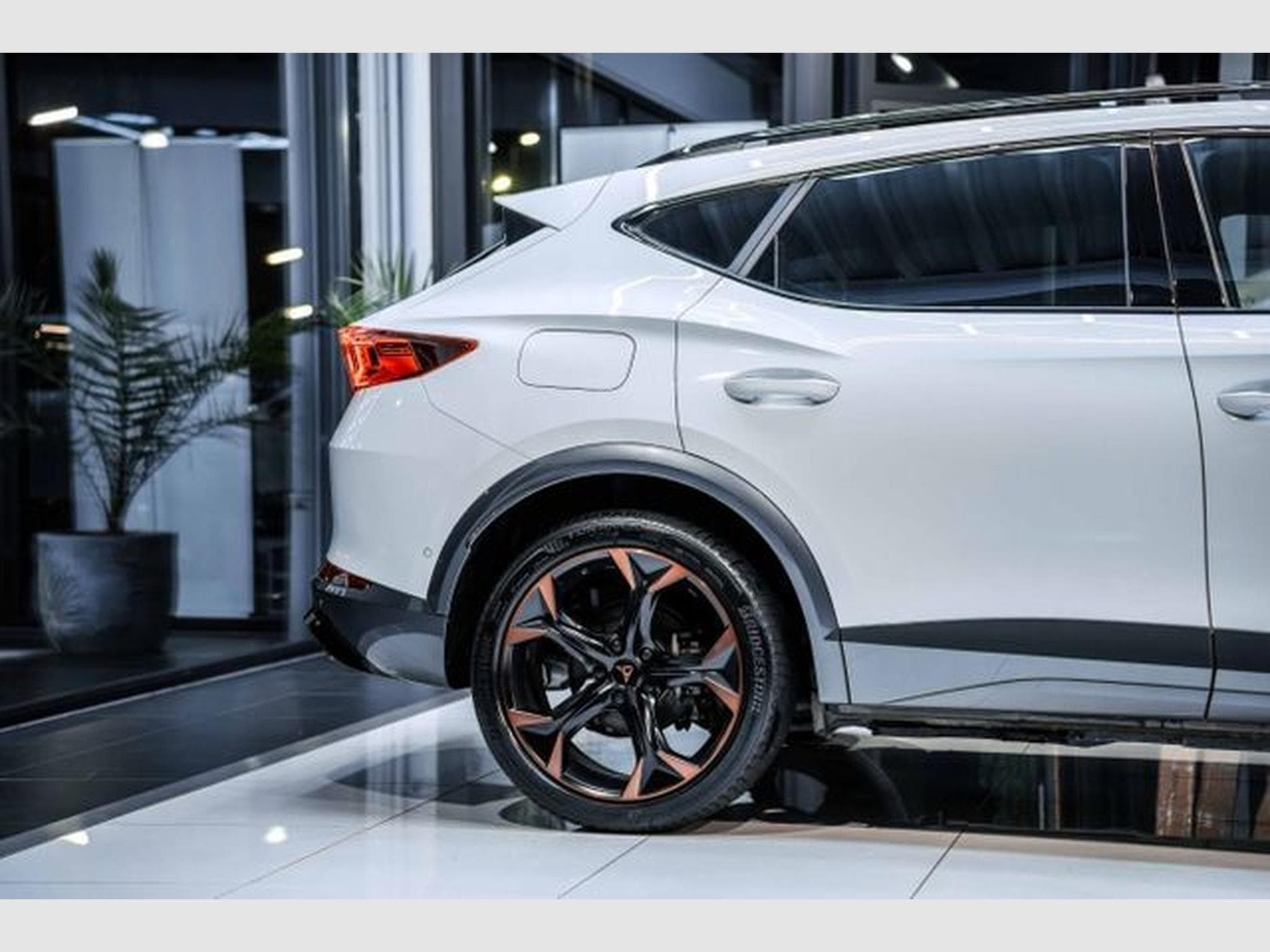 Cupra Formentor Formentor 1.4 TSI e-Hybrid LED NAVI RFK 19Z ACC (2024) - Foto 8