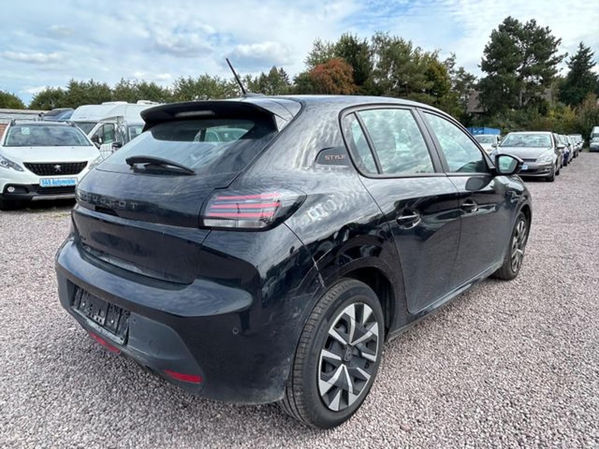 Peugeot 208 208 Style *Seitenschaden* (2025) - Photo 4