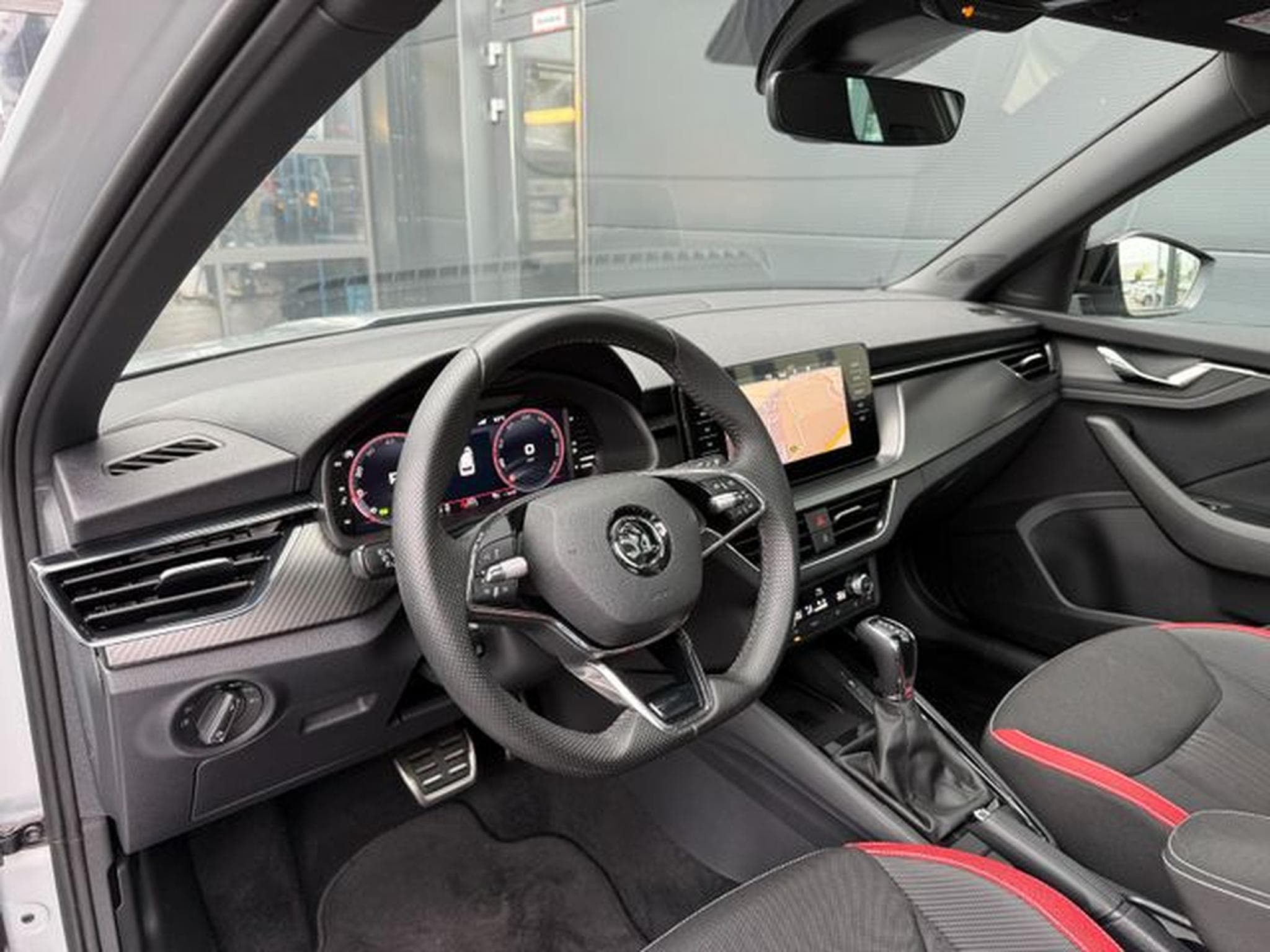 Skoda Kamiq Kamiq 1.5TSI Monte Carlo Pano 18" Navi AHK ACC (2023) - Foto 10