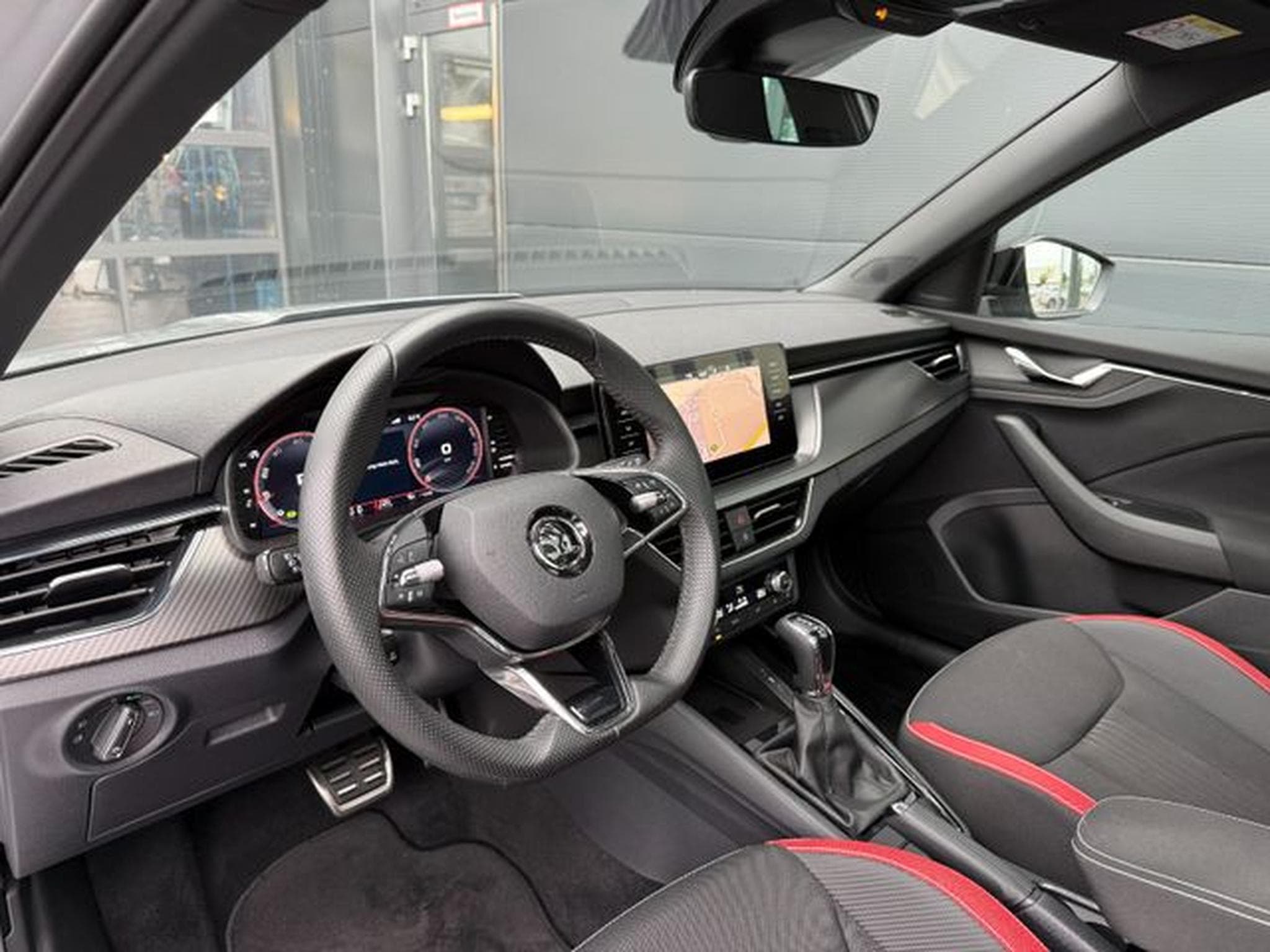 Skoda Kamiq Kamiq 1.5TSI Monte Carlo Pano 18" Navi AHK ACC (2023) - Foto 11