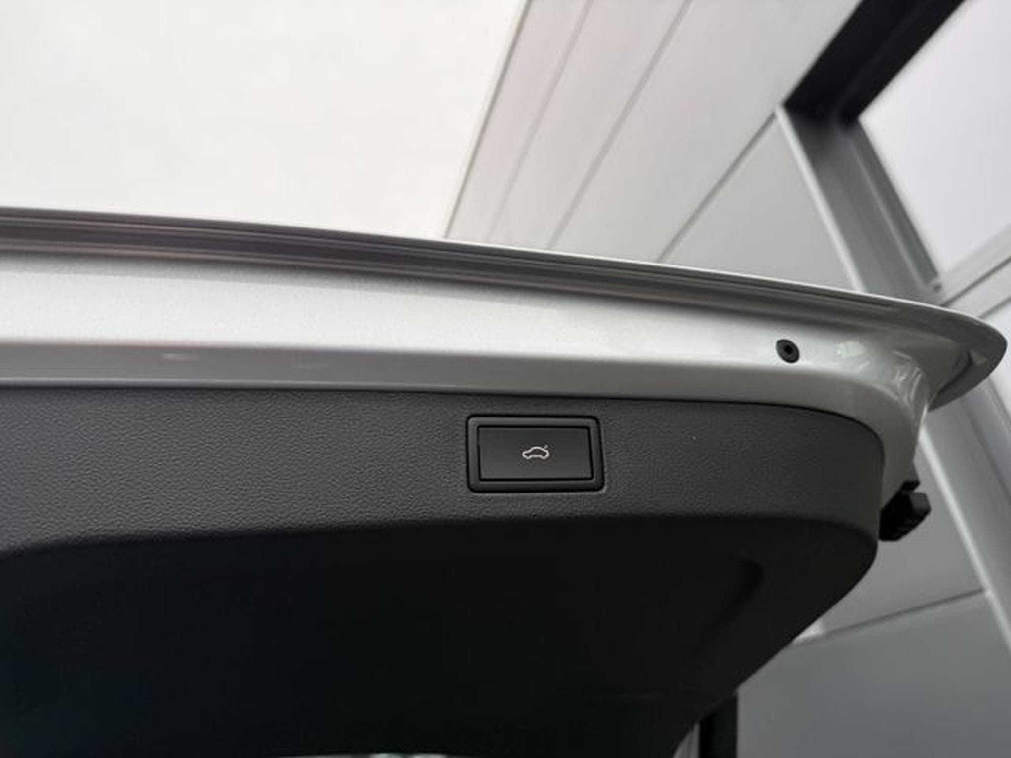 Skoda Kamiq Kamiq 1.5TSI Monte Carlo Pano 18" Navi AHK ACC (2023) - Foto 15