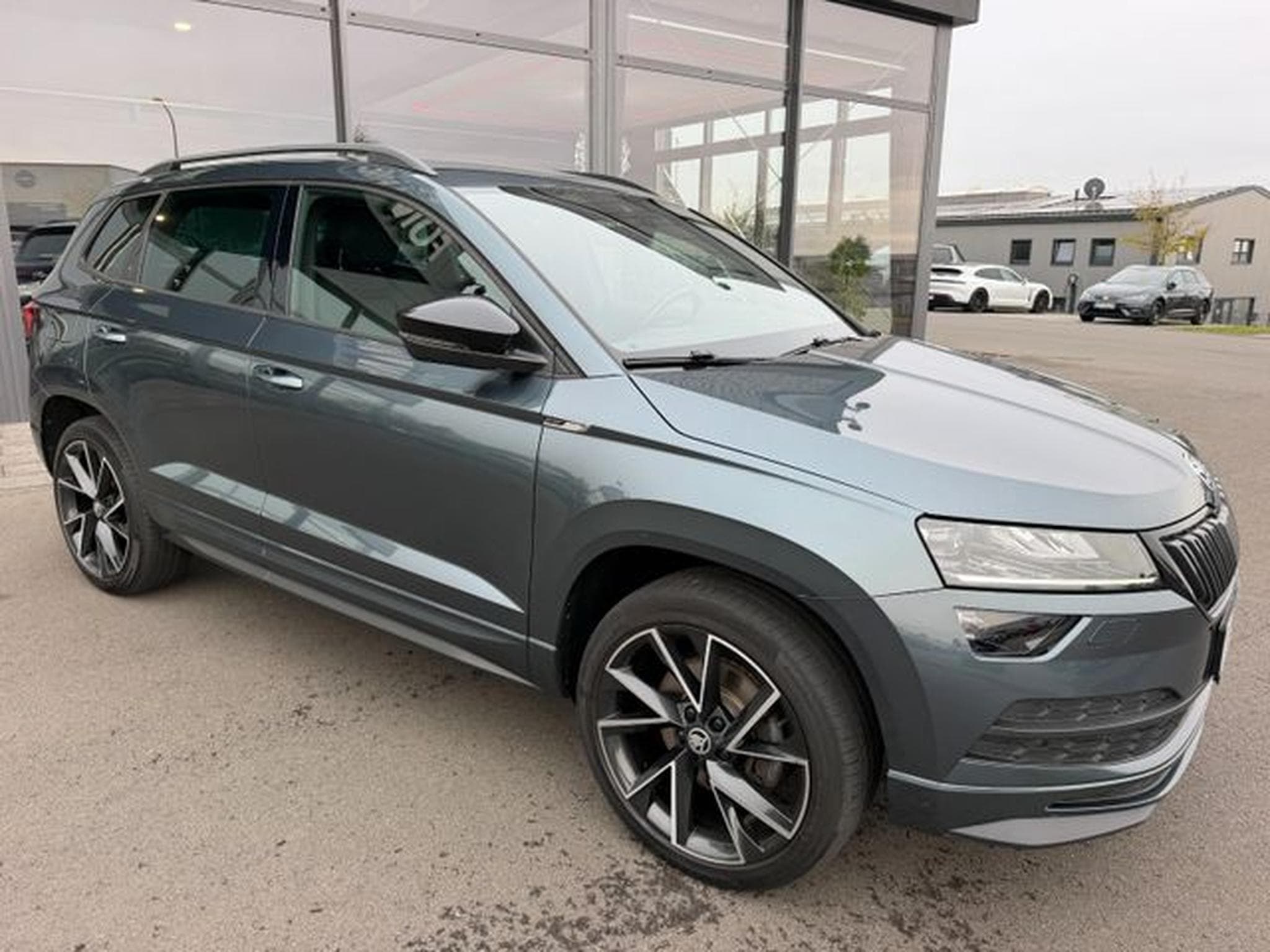 Skoda Karoq Karoq 2,0TDi Sportline 4x4 Leder AHK Standhz ACC (2020) - Foto 4