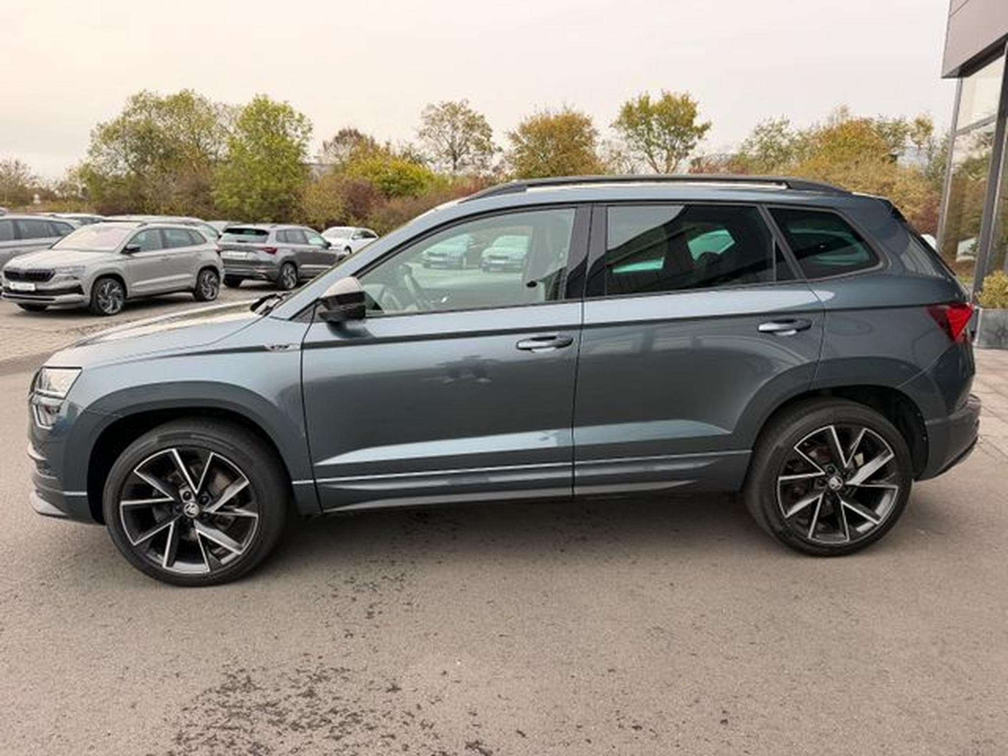 Skoda Karoq Karoq 2,0TDi Sportline 4x4 Leder AHK Standhz ACC (2020) - Foto 9