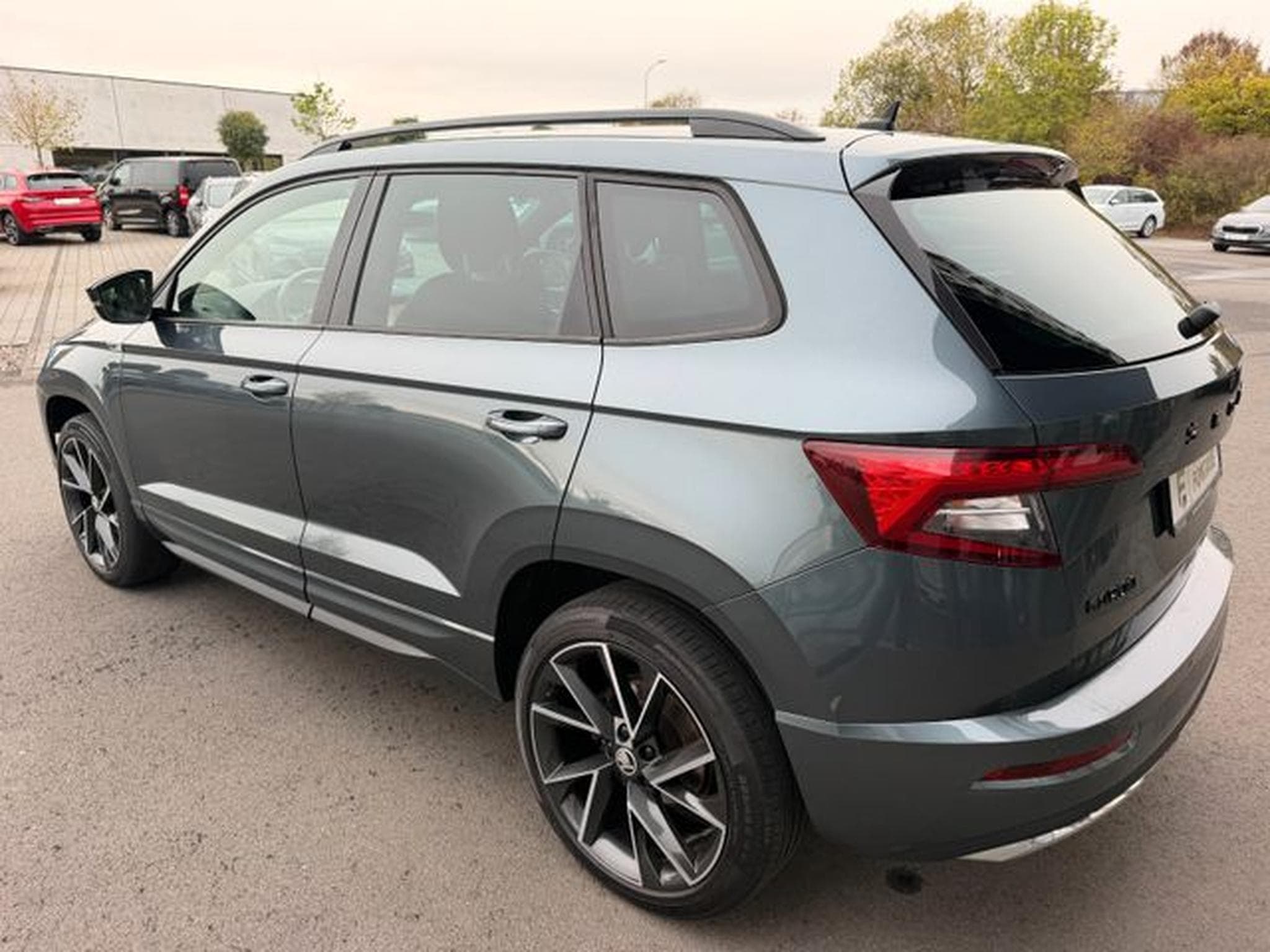 Skoda Karoq Karoq 2,0TDi Sportline 4x4 Leder AHK Standhz ACC (2020) - Foto 8