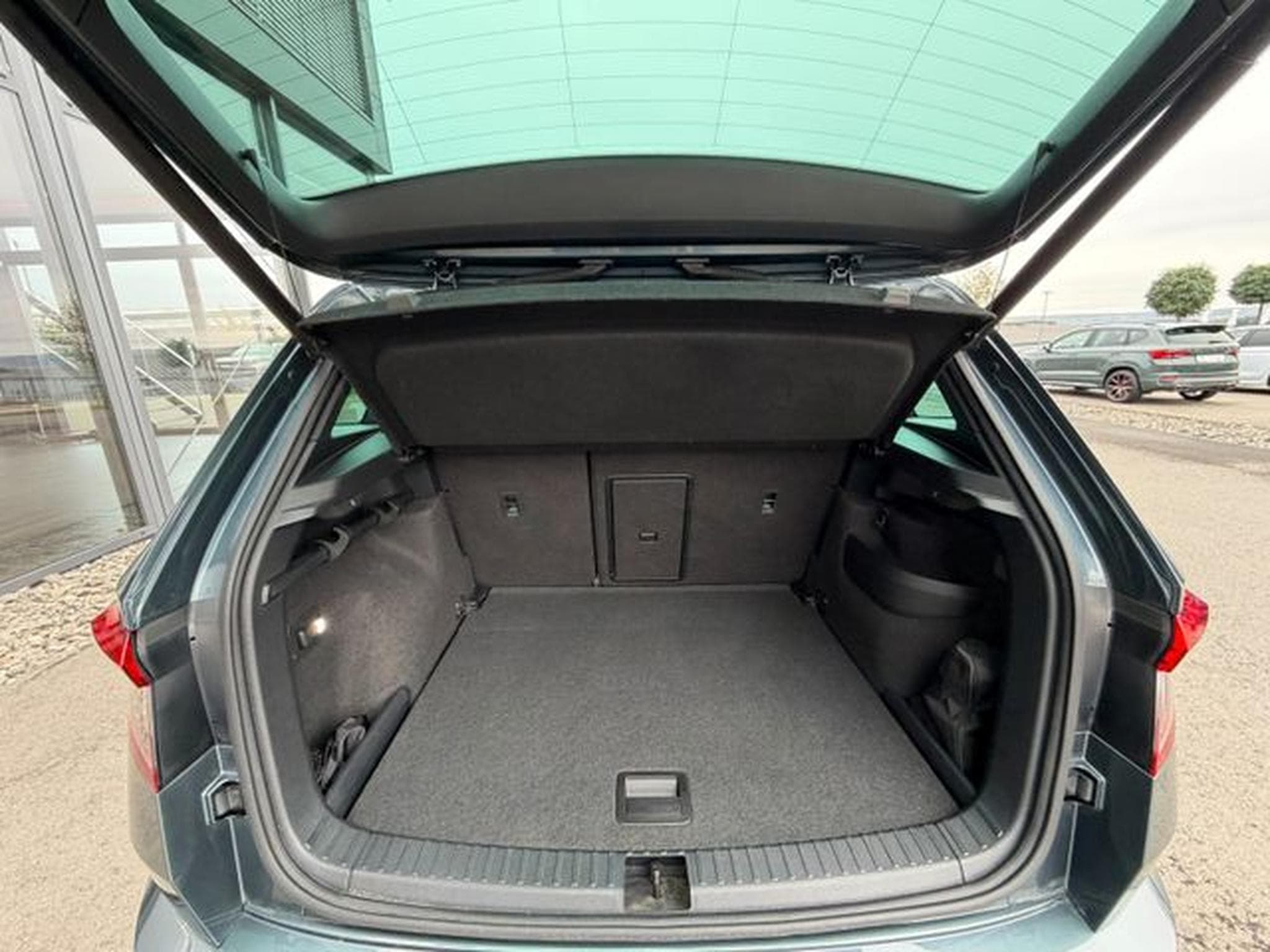 Skoda Karoq Karoq 2,0TDi Sportline 4x4 Leder AHK Standhz ACC (2020) - Foto 14