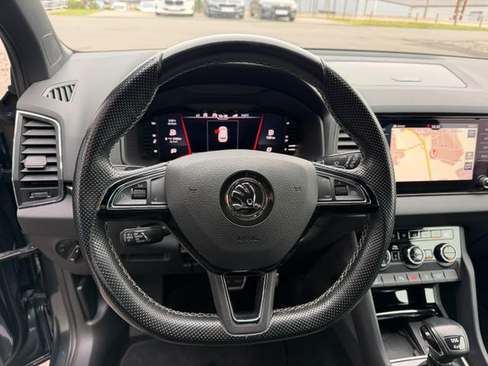 Skoda Karoq Karoq 2,0TDi Sportline 4x4 Leder AHK Standhz ACC (2020) - Foto 12