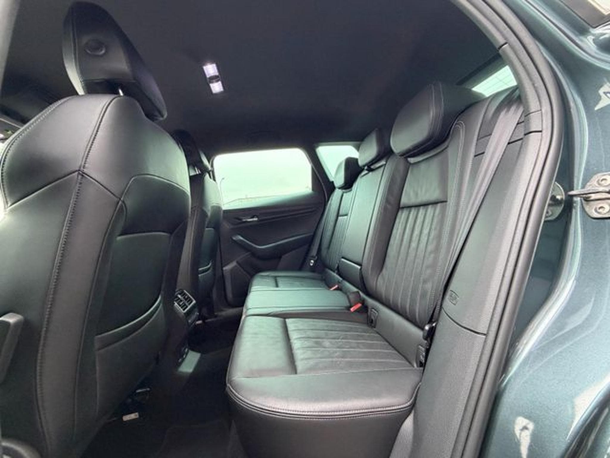 Skoda Karoq Karoq 2,0TDi Sportline 4x4 Leder AHK Standhz ACC (2020) - Foto 13