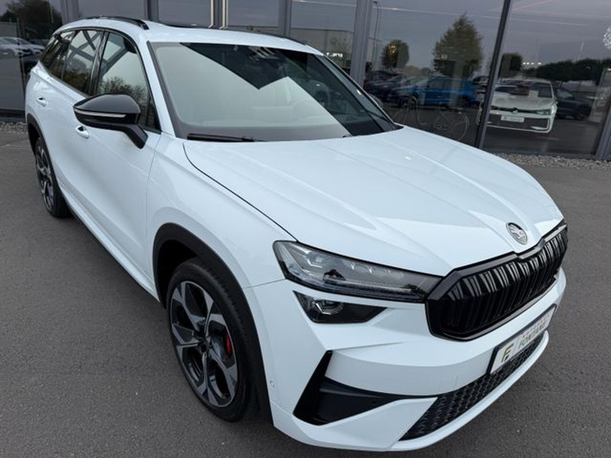 Skoda Kodiaq Kodiaq 2.0TSI 4x4 RS AHK Pano Standhz Canton 360 (2025) - Foto 4