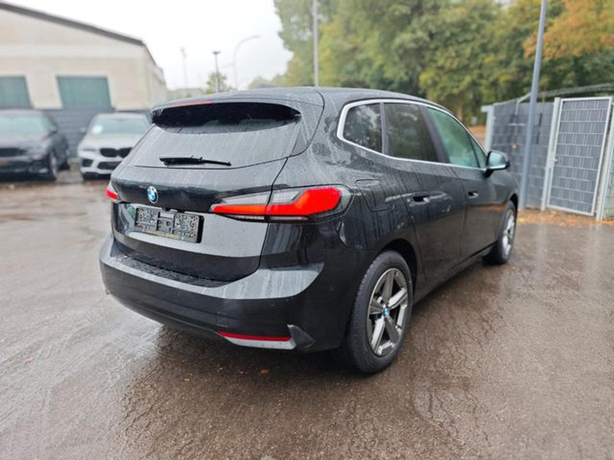 BMW 218 218 i ACTIVE TOURER *AUT*LED*KAM*LEDER*ALU* (2023) - Photo 6