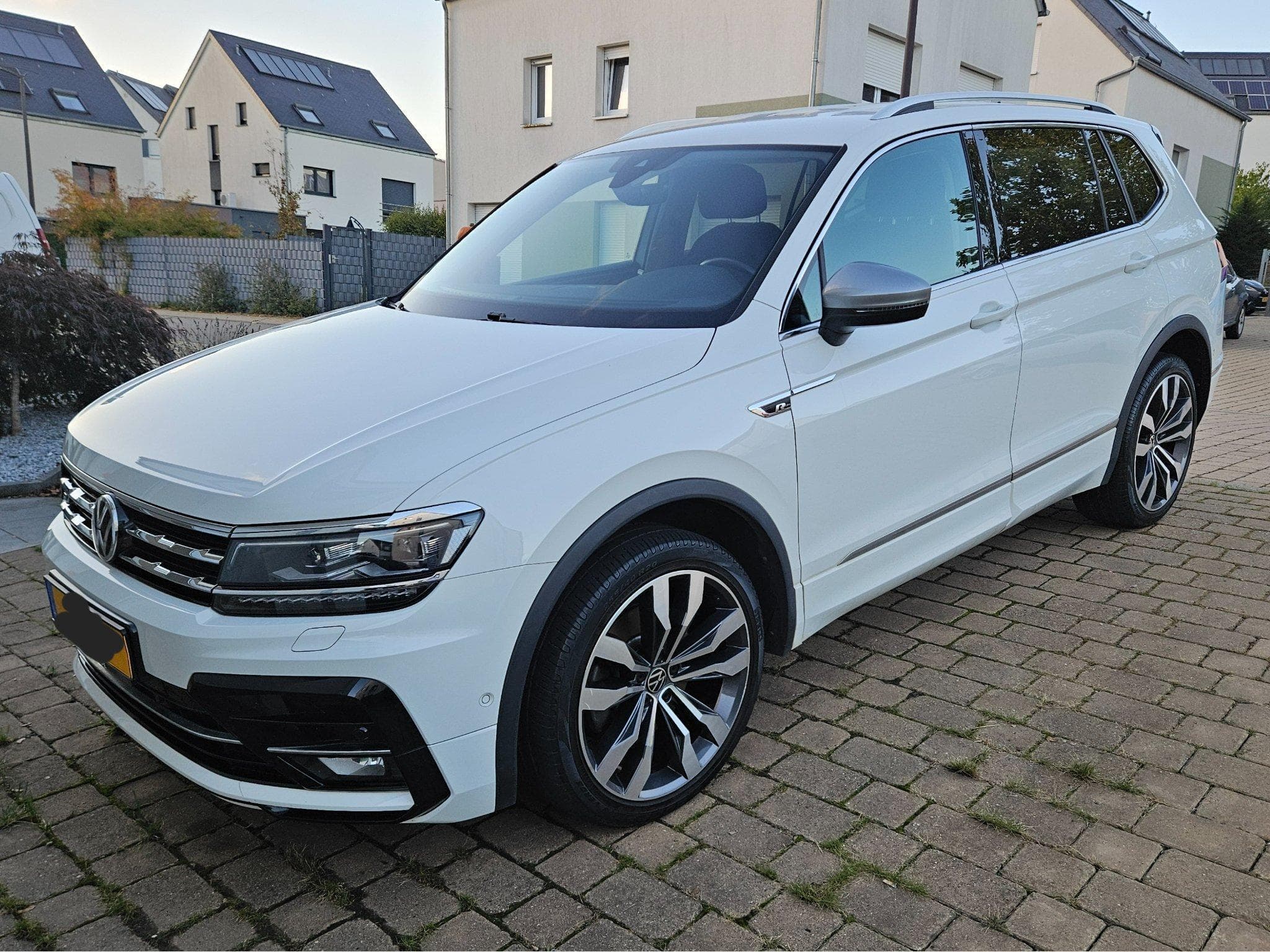VW Tiguan Allspace Highline 2.0 TDI 4Motion R-Line (2021) - Photo 1