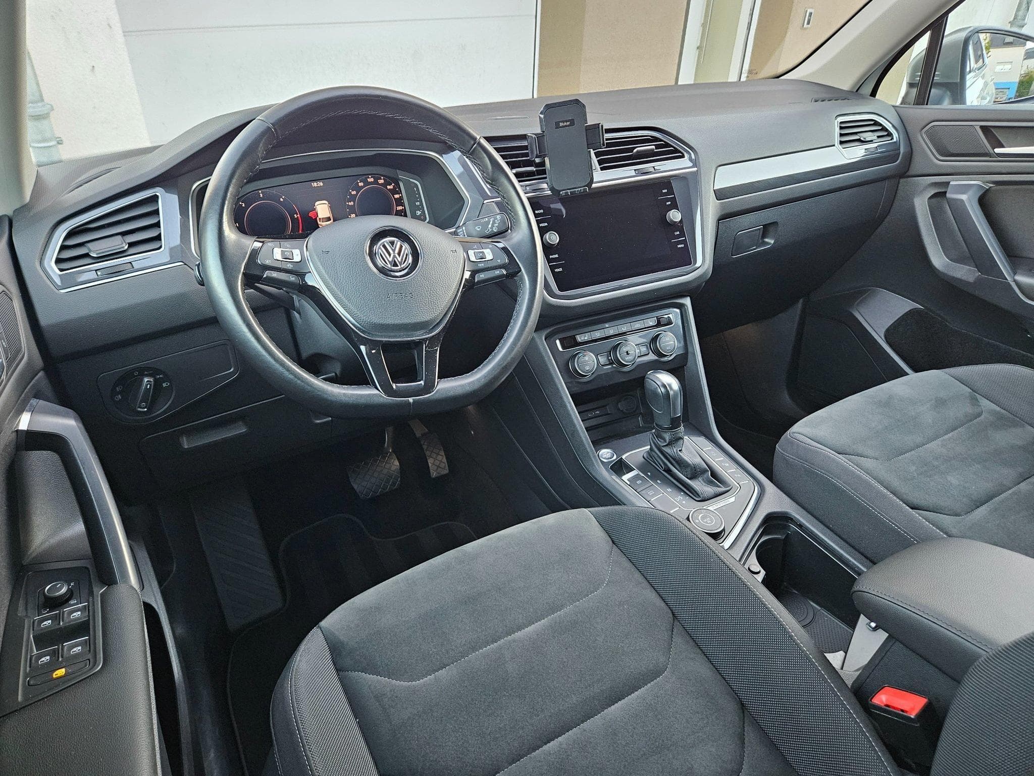 VW Tiguan Allspace Highline 2.0 TDI 4Motion R-Line (2021) - Photo 3