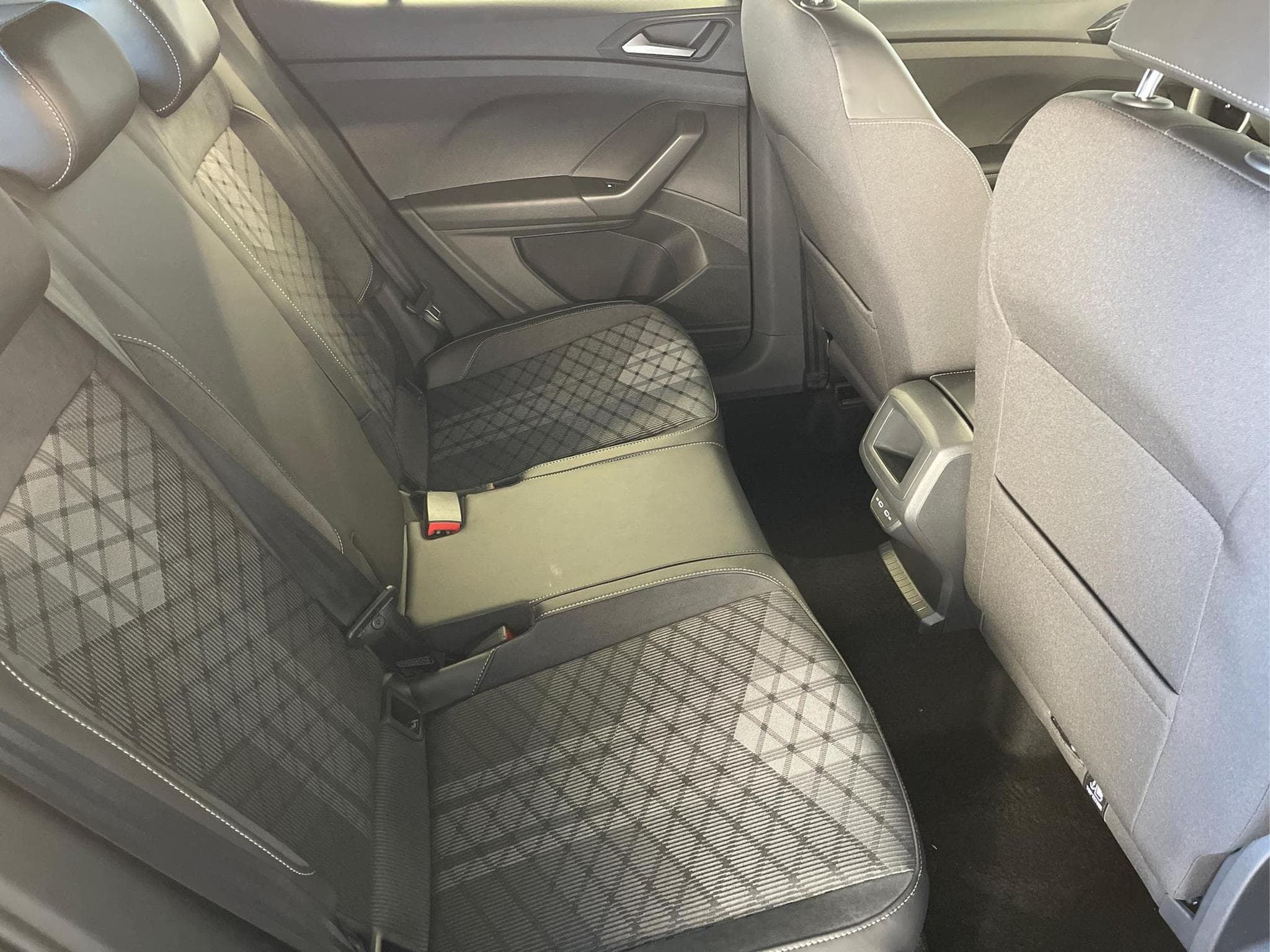 VW T-Cross R-Line (2026) - Foto 14