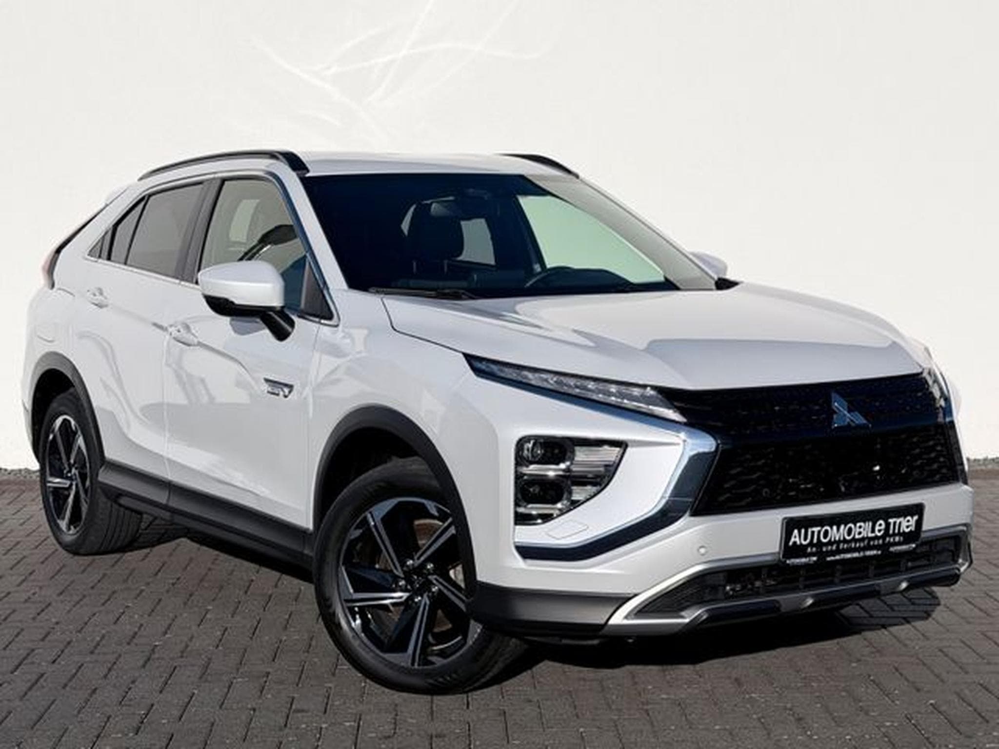 Mitsubishi Eclipse Eclipse Cross Plus 2.4 Hybrid 4WD /NAVI/LED/CAM/ (2022) - Foto 3