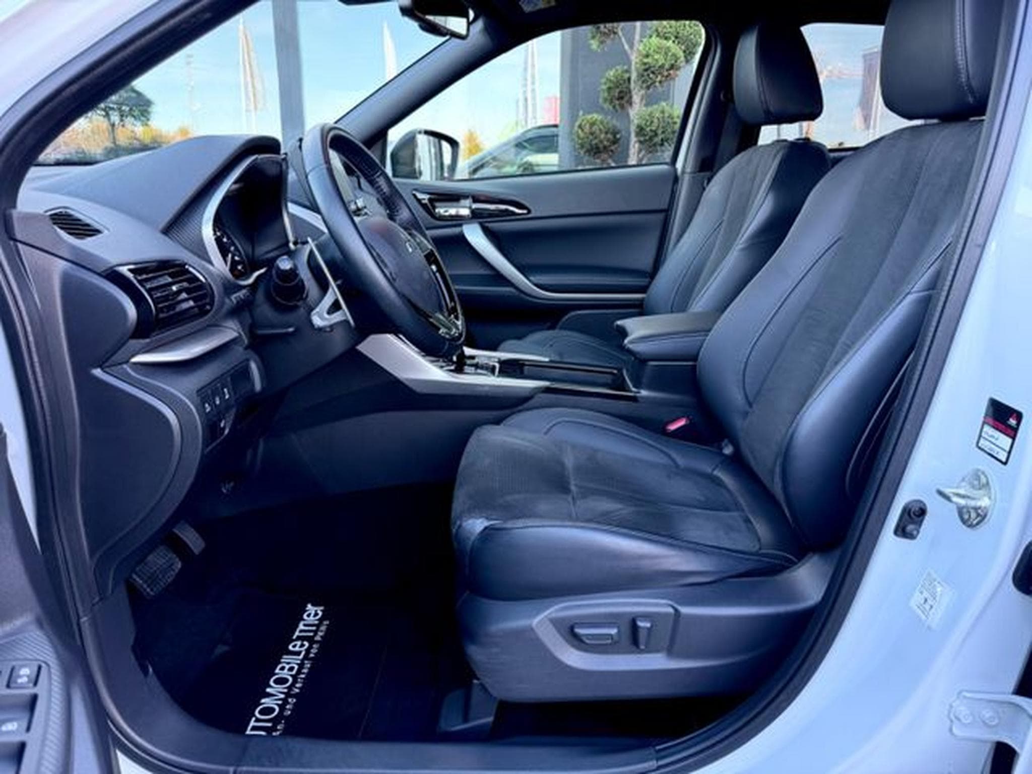 Mitsubishi Eclipse Eclipse Cross Plus 2.4 Hybrid 4WD /NAVI/LED/CAM/ (2022) - Foto 9