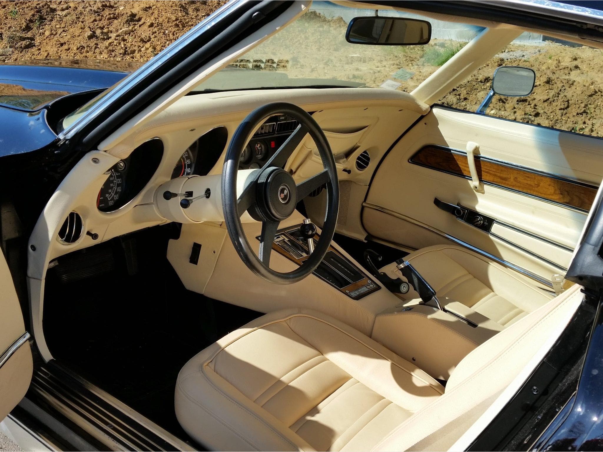 Chevrolet Corvette C3 Stingray (1976) - Photo 4