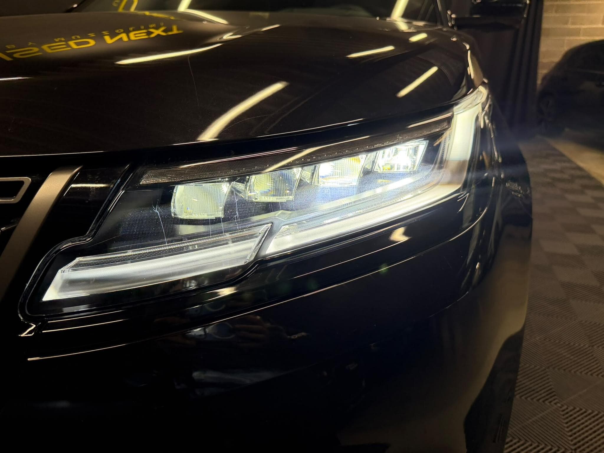 Land-Rover Range Rover Velar P400 Essence (2023) - Photo 7