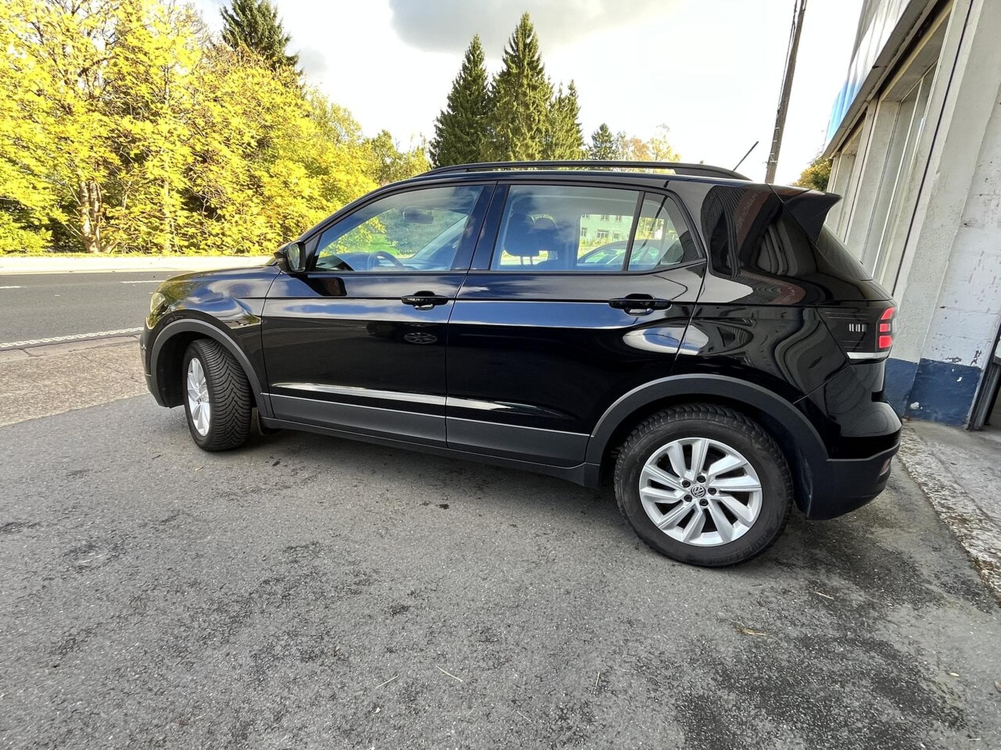 VW T-Cross STYLE - 1.0 ESSENCE 95 CH - GARANTIE 12 MOIS - (2020) - Photo 2