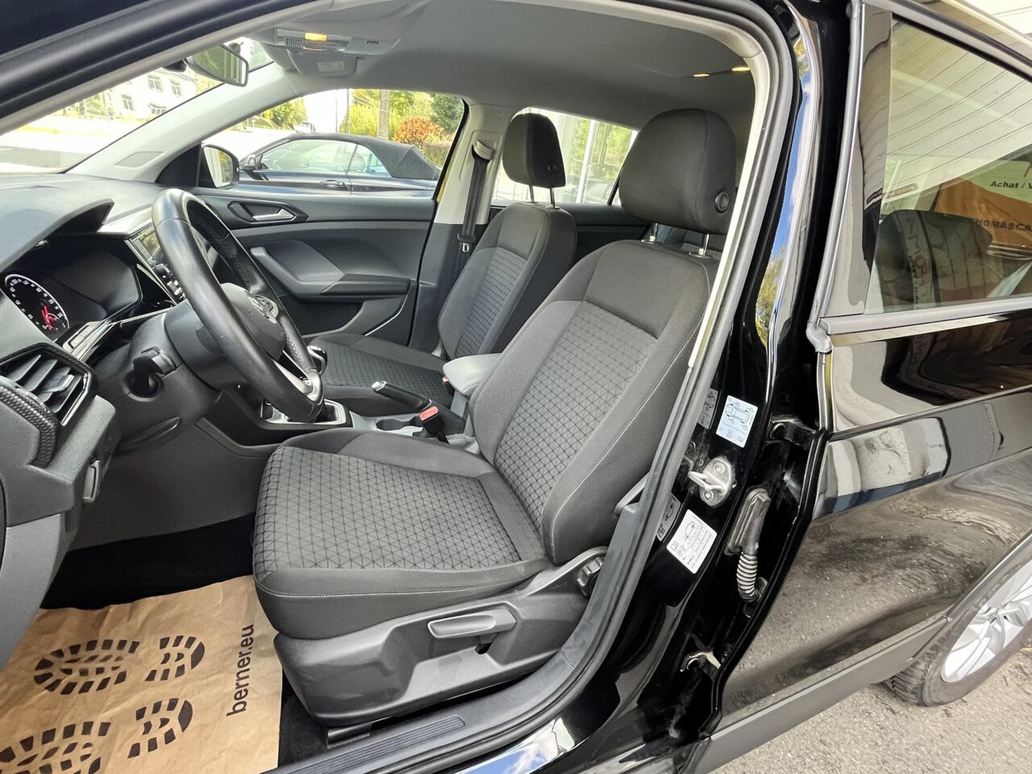 VW T-Cross STYLE - 1.0 ESSENCE 95 CH - GARANTIE 12 MOIS - (2020) - Photo 13