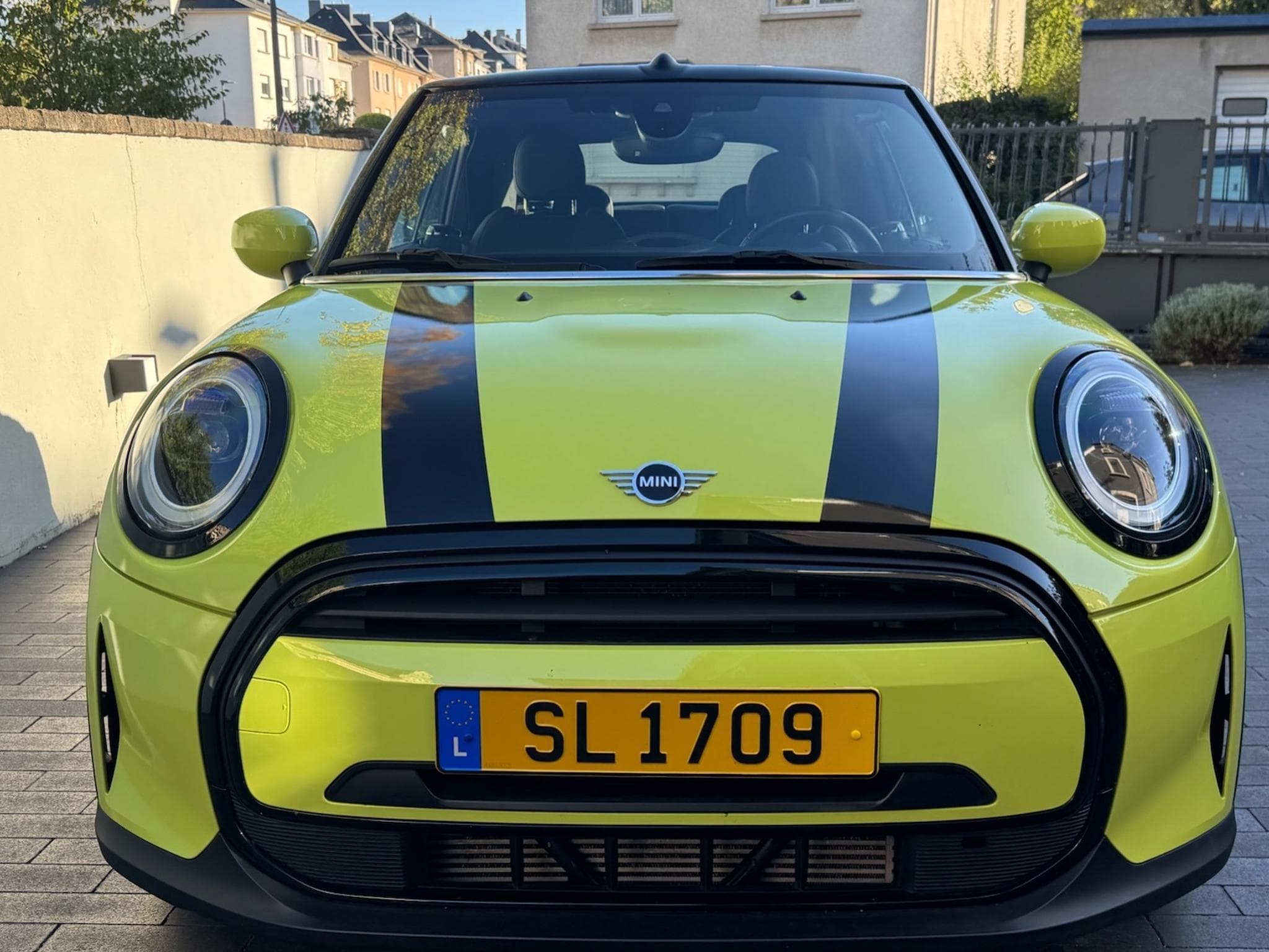 Mini Cooper Cooper Classic Trim Cabrio (2023) - Photo 2