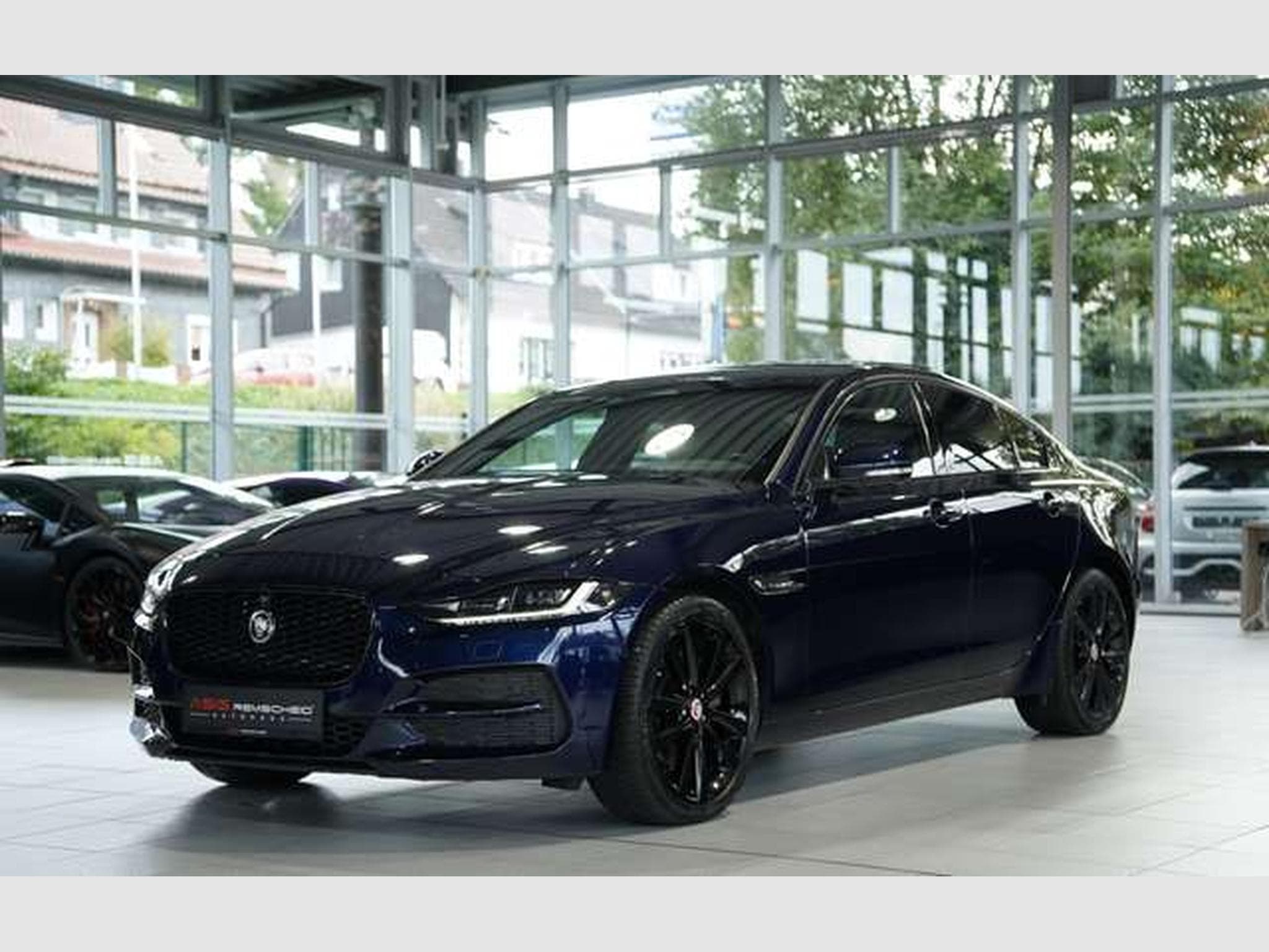 Jaguar XE HSE AWD *2.H *19 *Black-Pack *Matrix *Pano (2021) - Photo 3