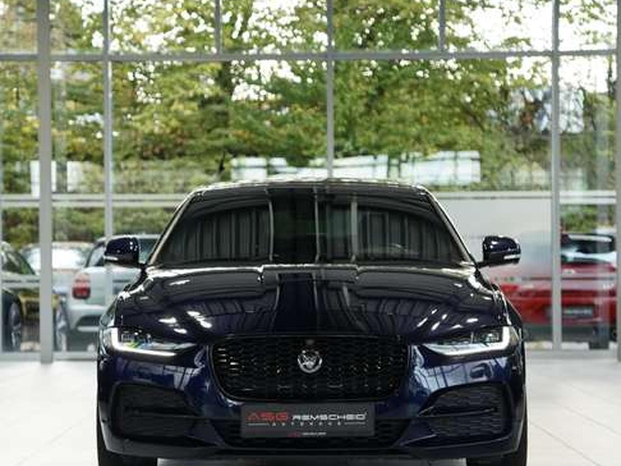 Jaguar XE HSE AWD *2.H *19 *Black-Pack *Matrix *Pano (2021) - Photo 2