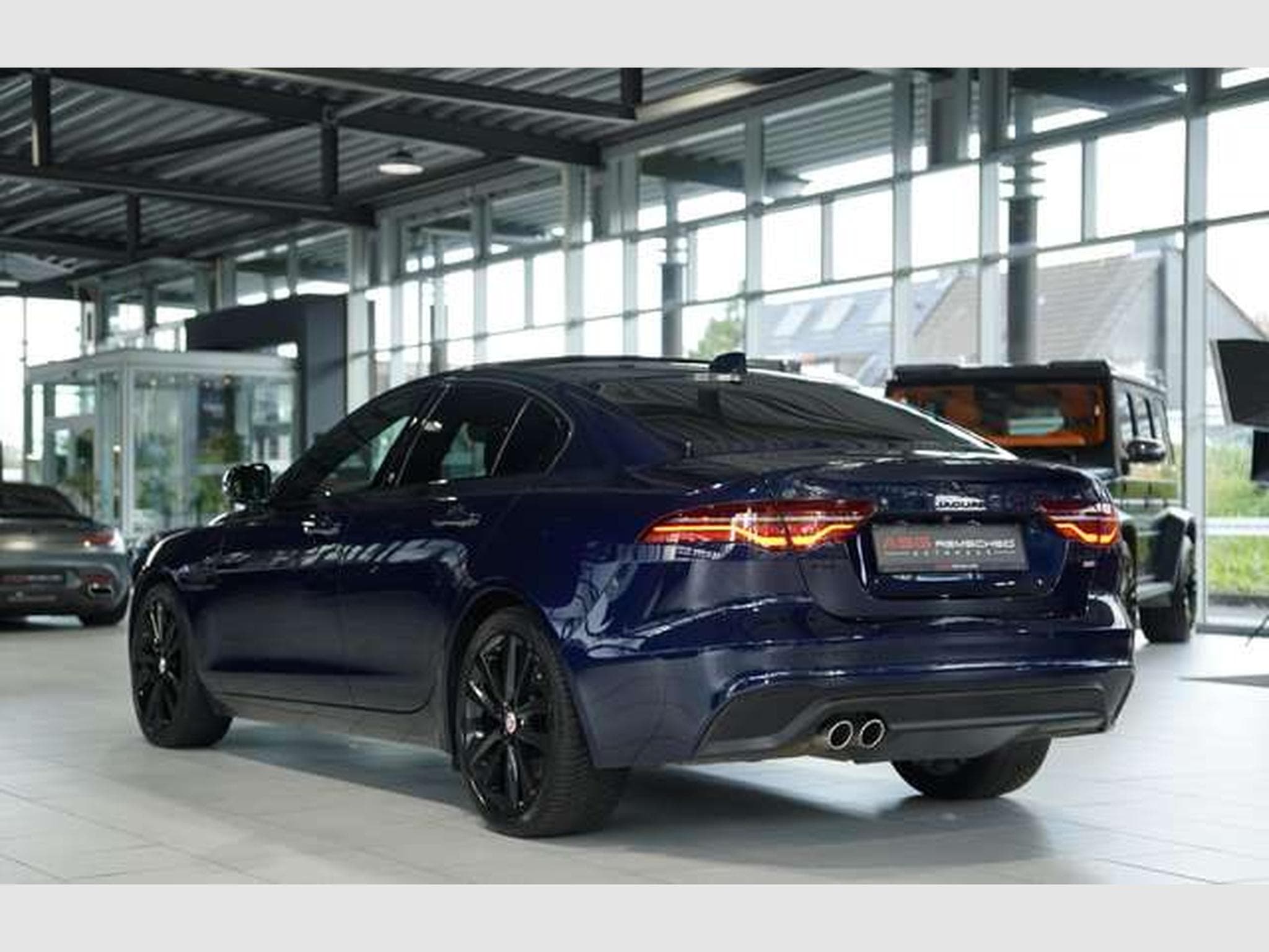 Jaguar XE HSE AWD *2.H *19 *Black-Pack *Matrix *Pano (2021) - Photo 11