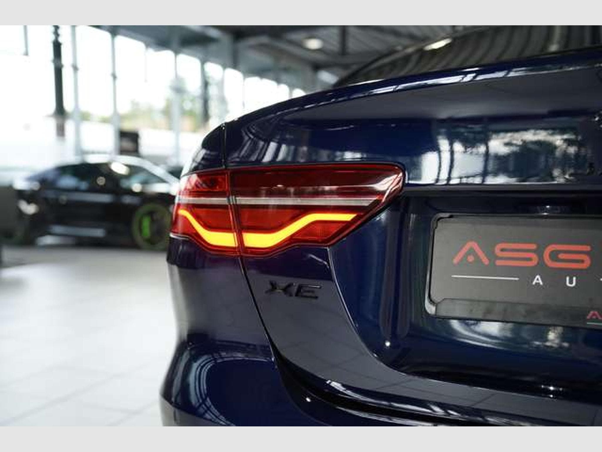 Jaguar XE HSE AWD *2.H *19 *Black-Pack *Matrix *Pano (2021) - Photo 13