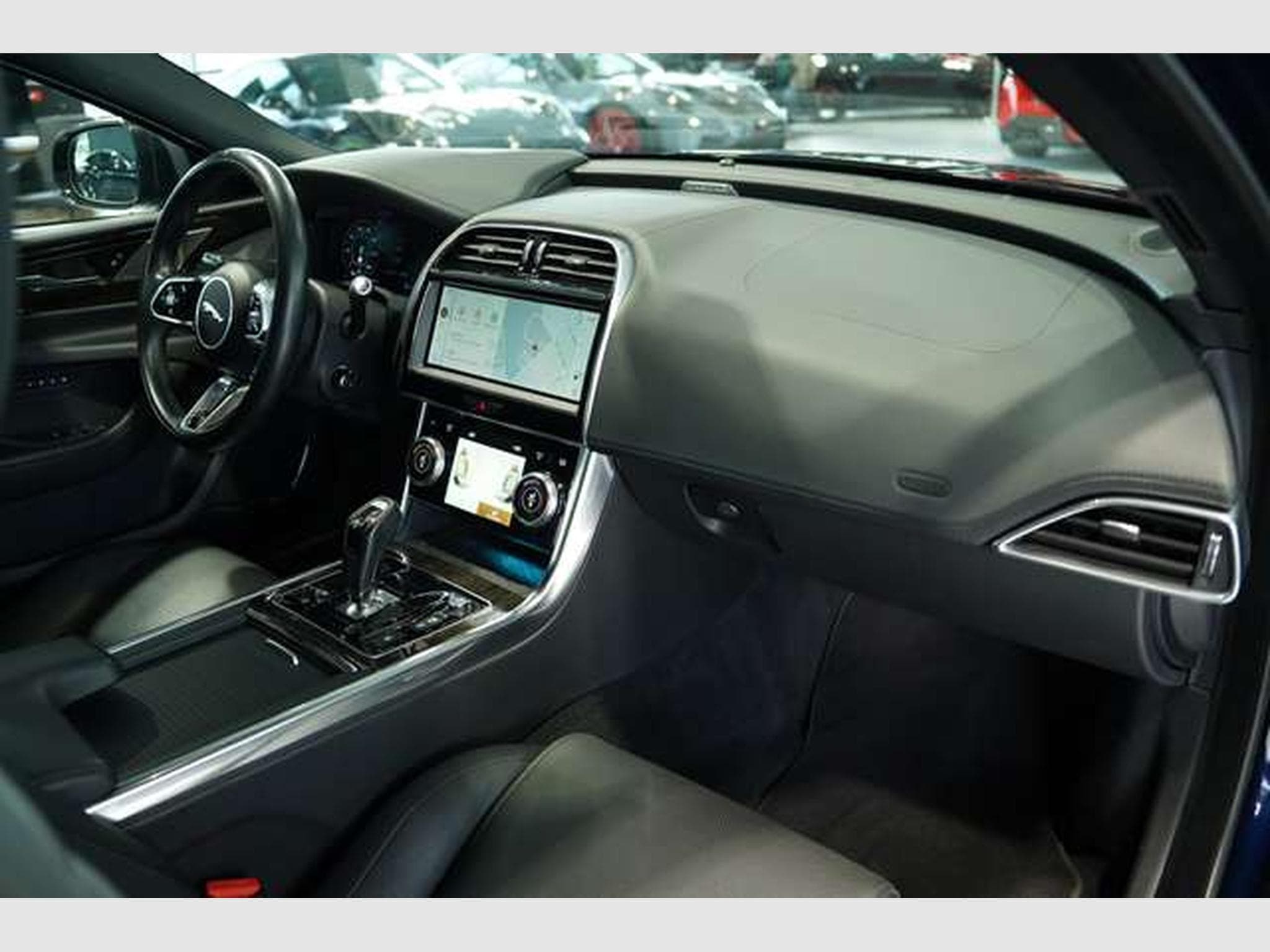 Jaguar XE HSE AWD *2.H *19 *Black-Pack *Matrix *Pano (2021) - Photo 18