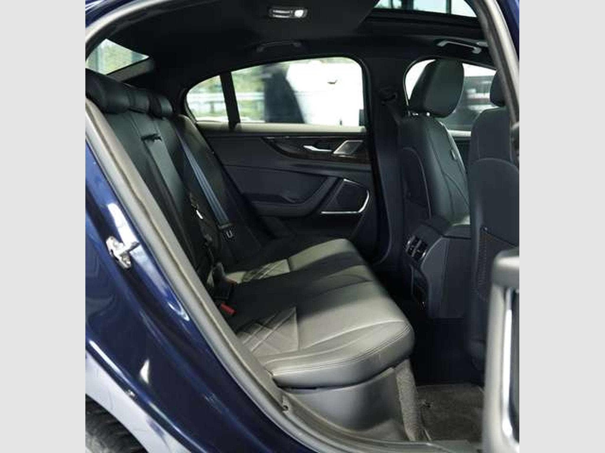 Jaguar XE HSE AWD *2.H *19 *Black-Pack *Matrix *Pano (2021) - Photo 20