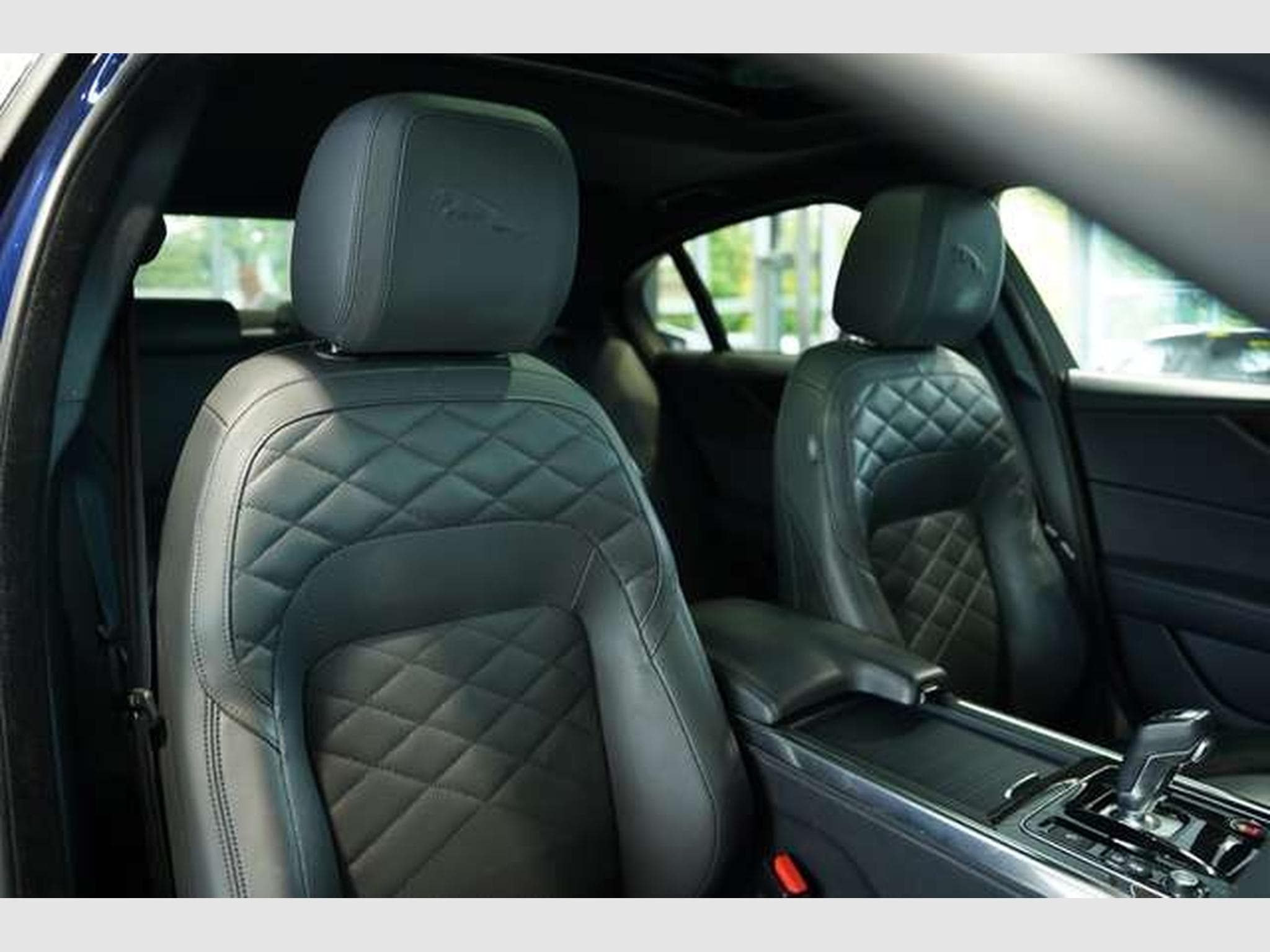 Jaguar XE HSE AWD *2.H *19 *Black-Pack *Matrix *Pano (2021) - Photo 19