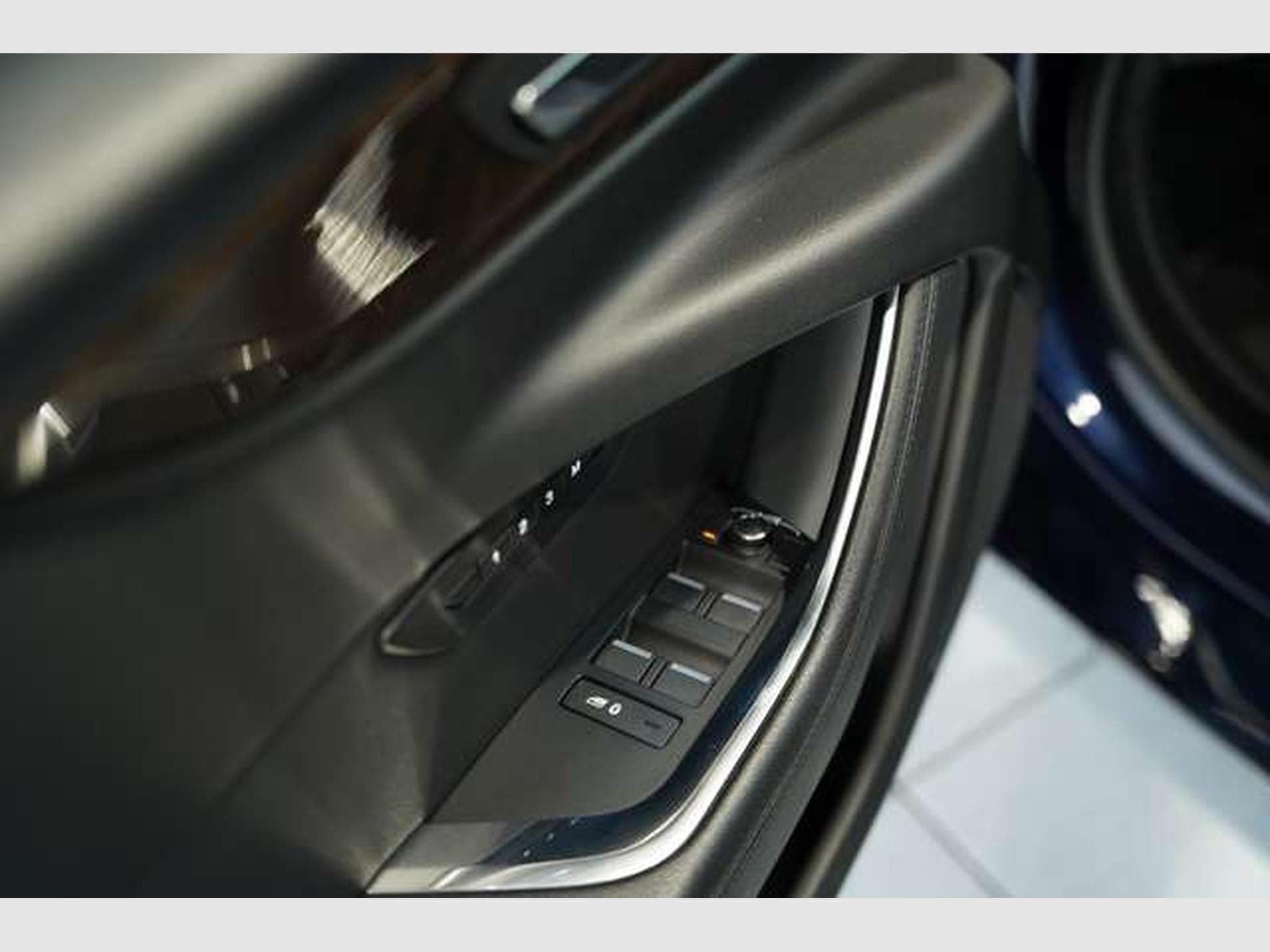 Jaguar XE HSE AWD *2.H *19 *Black-Pack *Matrix *Pano (2021) - Photo 25