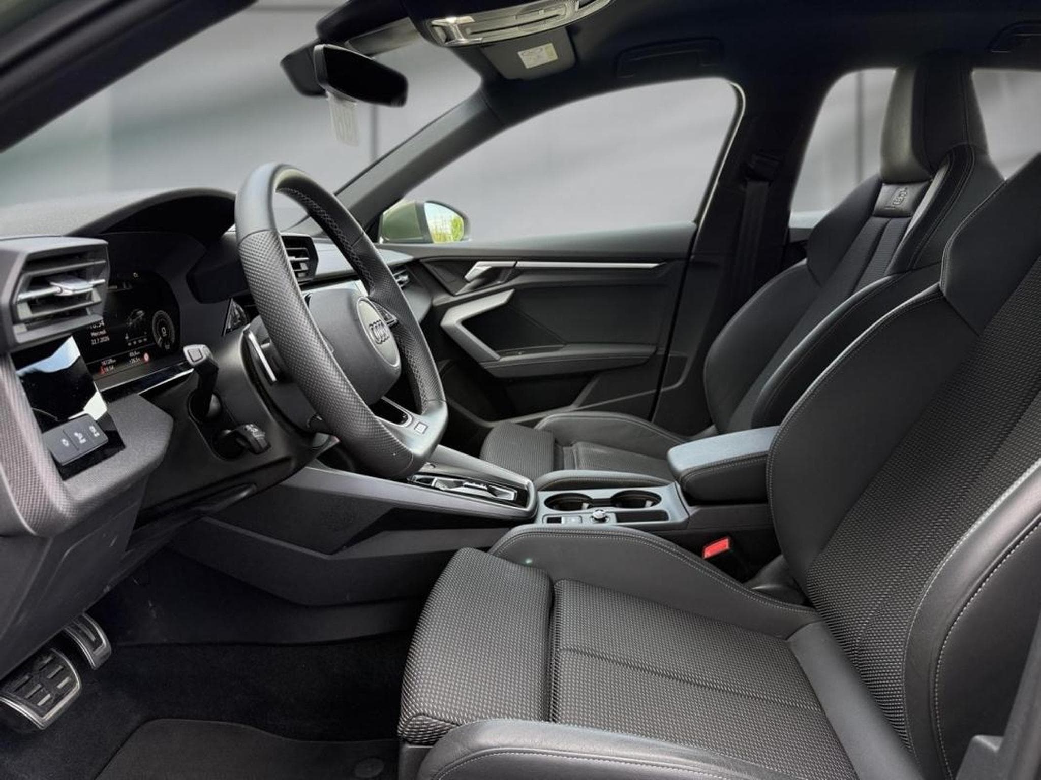 Audi A3 -32% 40 TFSI e 204ch S line S tronic 6 (2025) - Foto 11