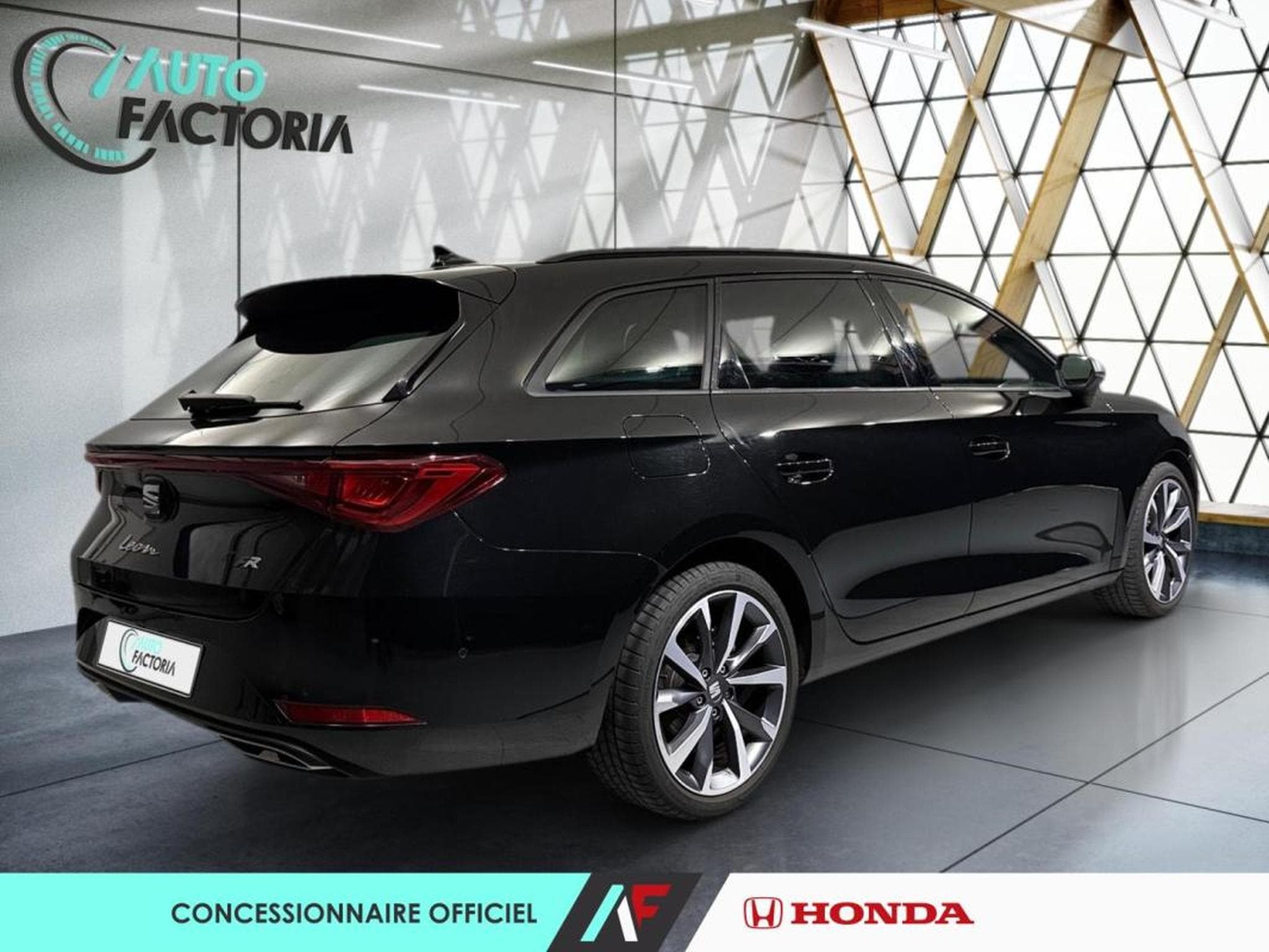 Seat Leon ST -18% 1,5 eTSI 150CV FR Spéciale Edition Tourer (2025) - Foto 5
