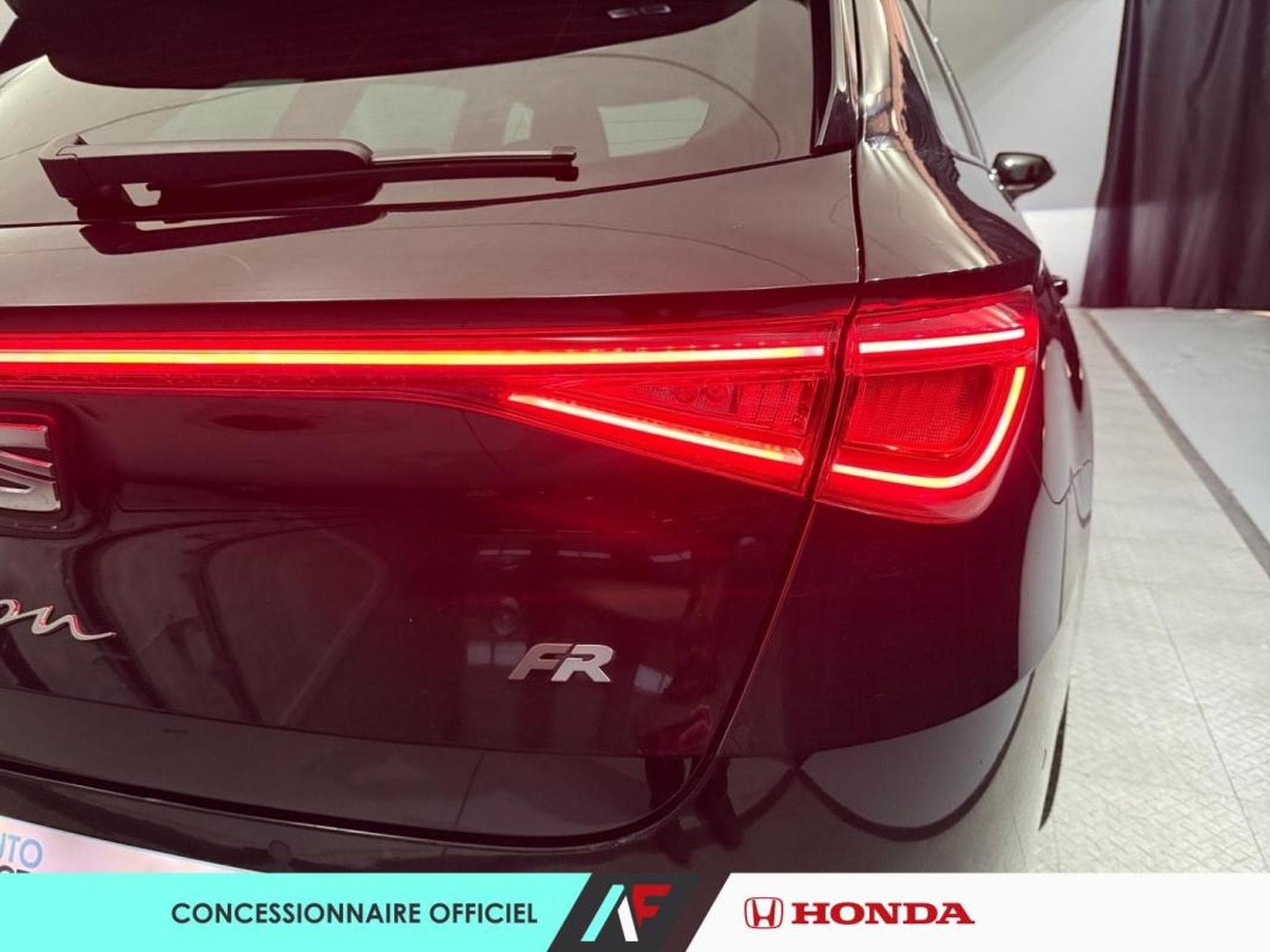 Seat Leon ST -18% 1,5 eTSI 150CV FR Spéciale Edition Tourer (2025) - Foto 4