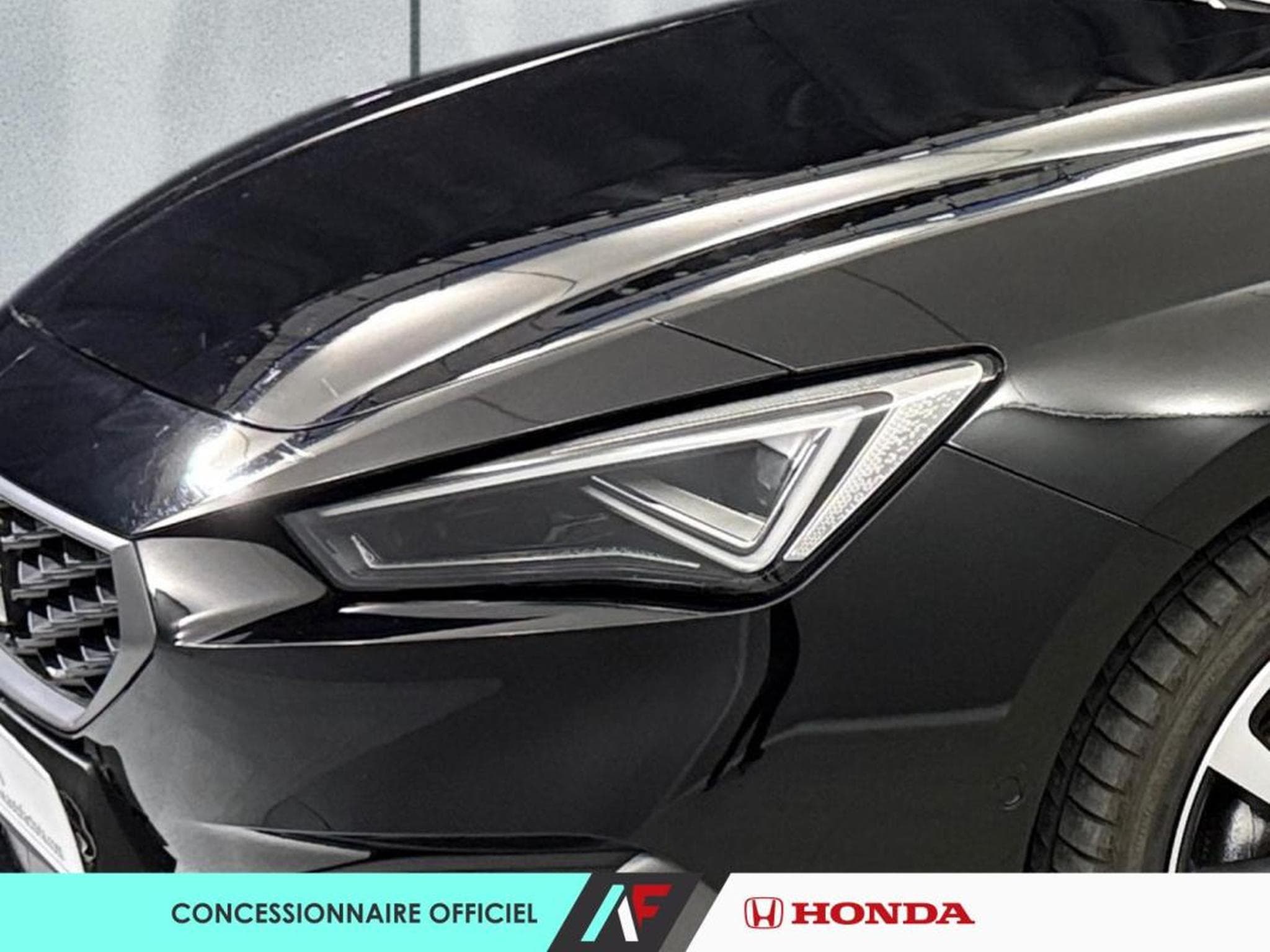 Seat Leon ST -18% 1,5 eTSI 150CV FR Spéciale Edition Tourer (2025) - Foto 2