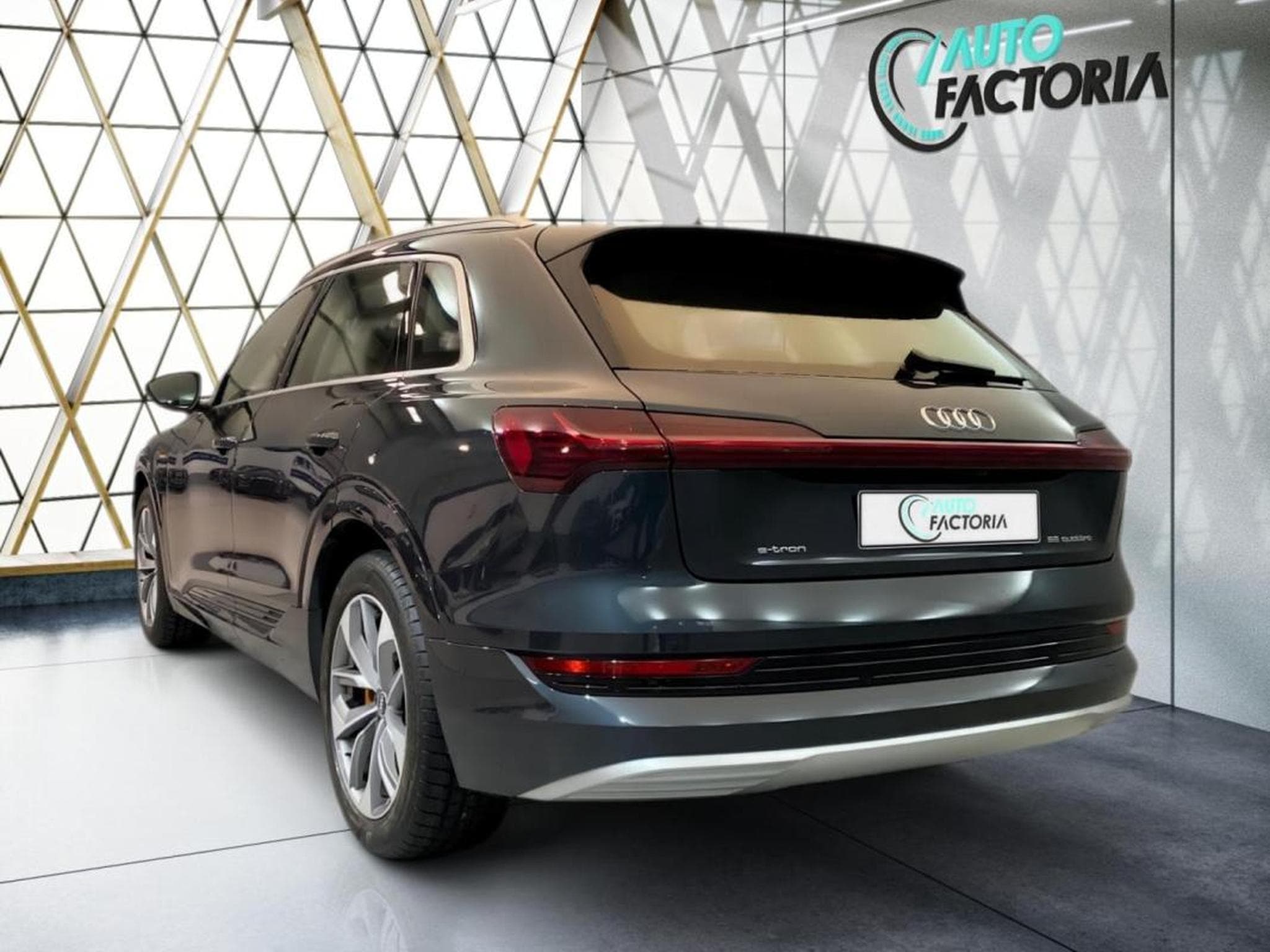 Audi e-tron -57% 55 408ch e-quattro (2021) - Photo 23