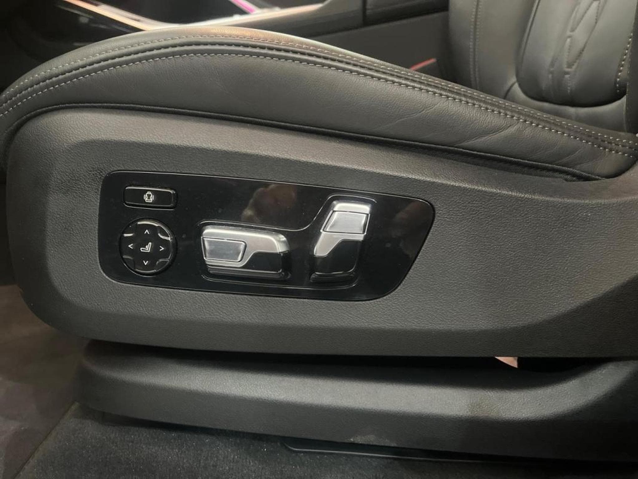 BMW X7 -37% M60iA xDrive 530ch M Performance (2023) - Photo 20