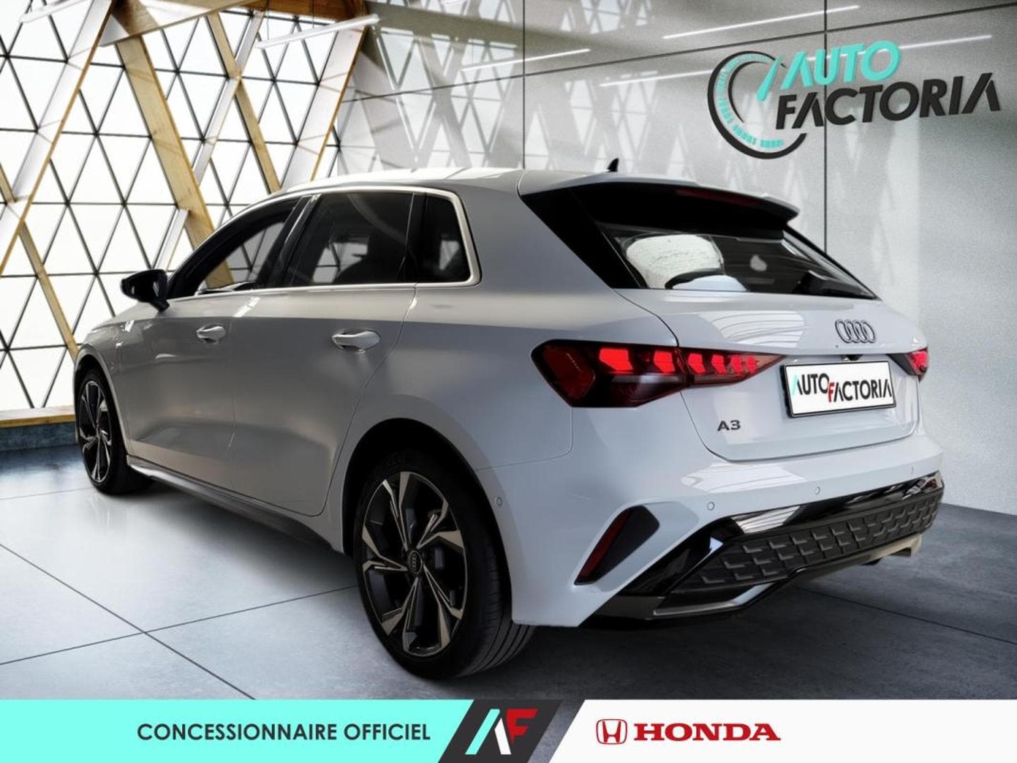 Audi A3 -37% 40 TFSI e 204ch PHEV S line S tronic 6 (2025) - Foto 3