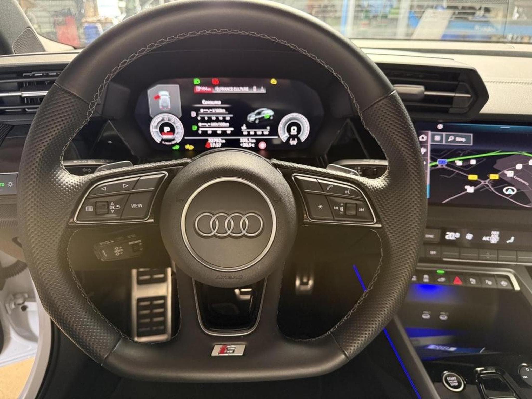 Audi A3 -37% 40 TFSI e 204ch PHEV S line S tronic 6 (2025) - Foto 16